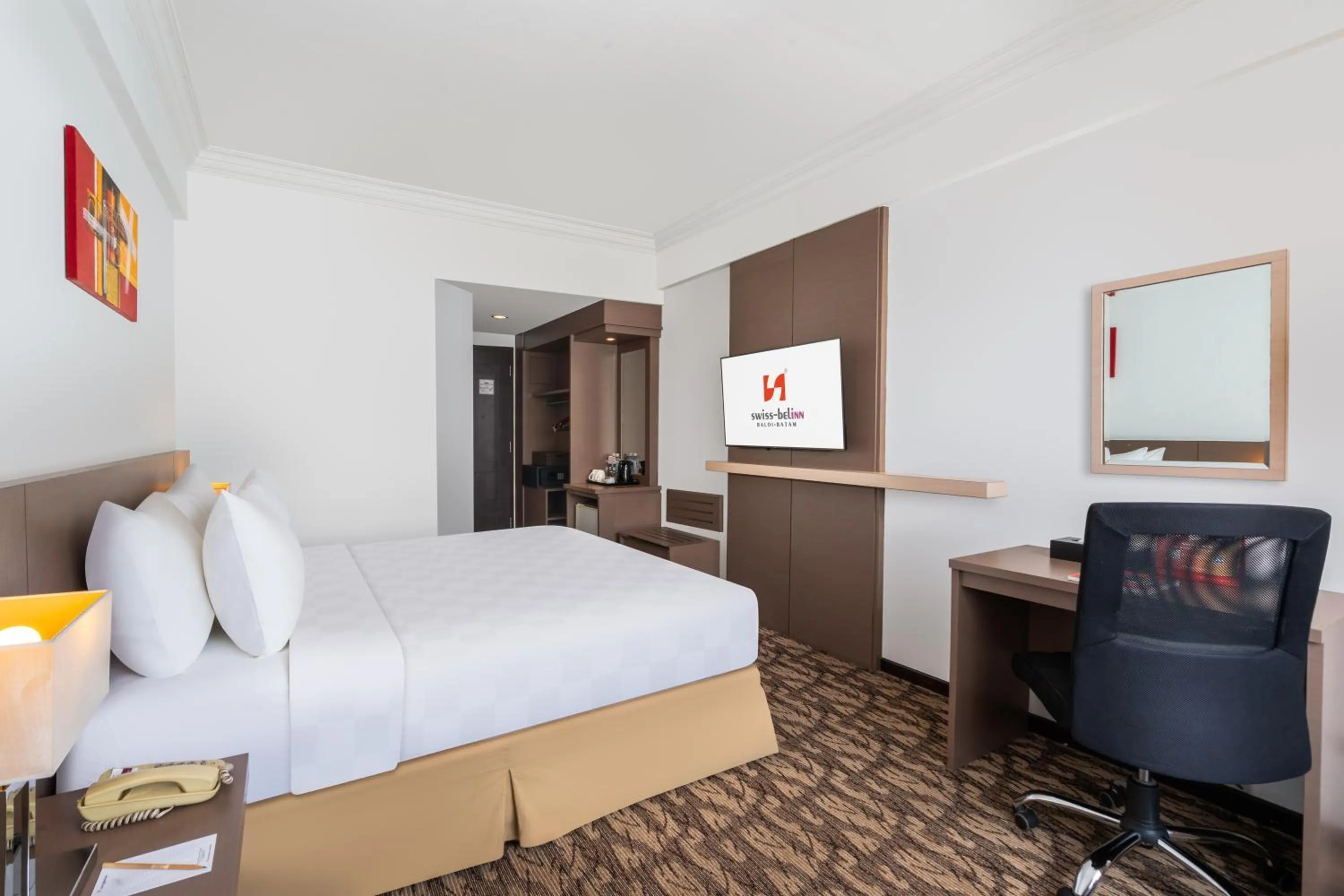 Bedroom, Bed in Swiss-Belinn Baloi Batam