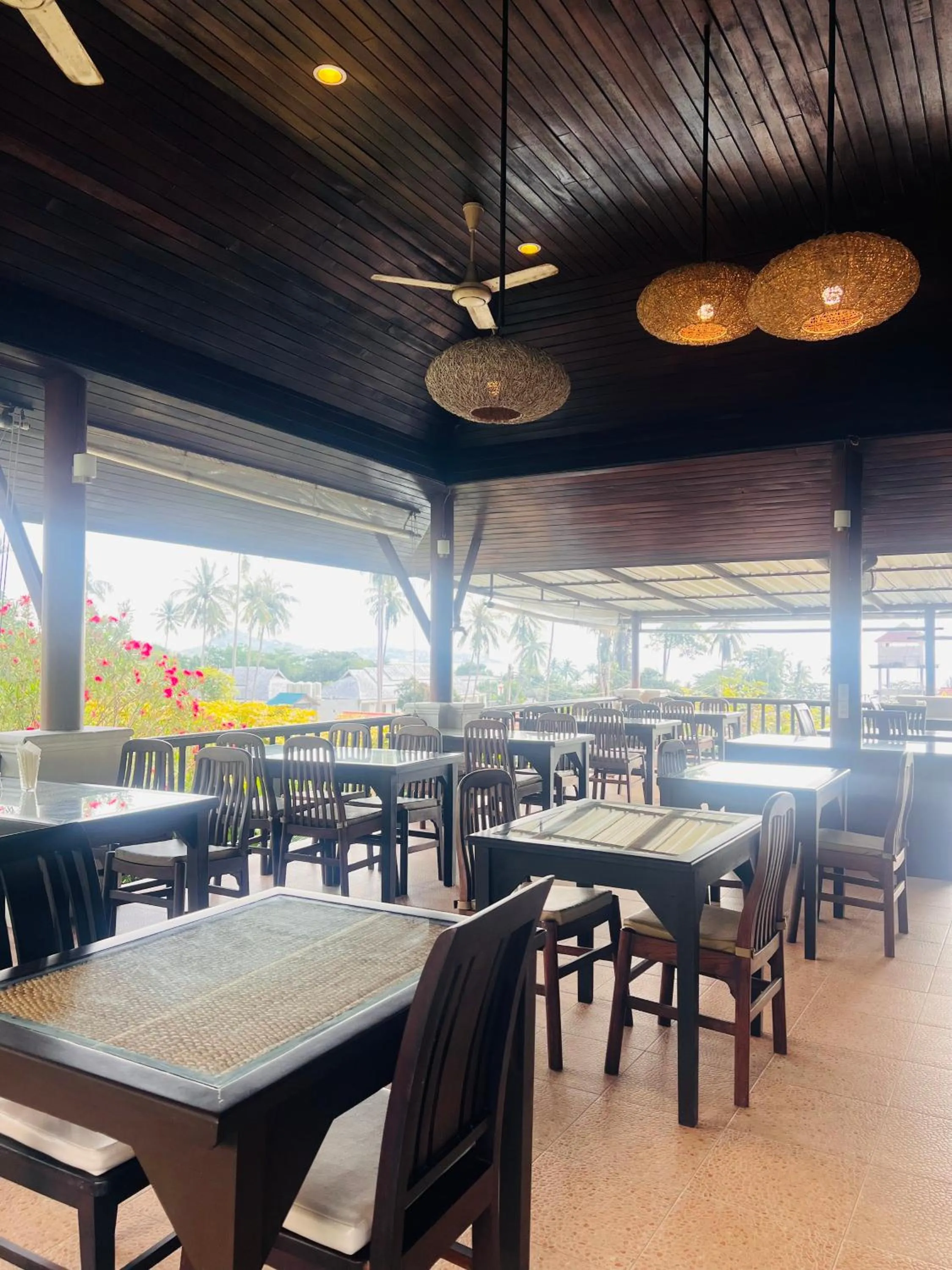 Restaurant/places to eat in Lamai Buri Resort