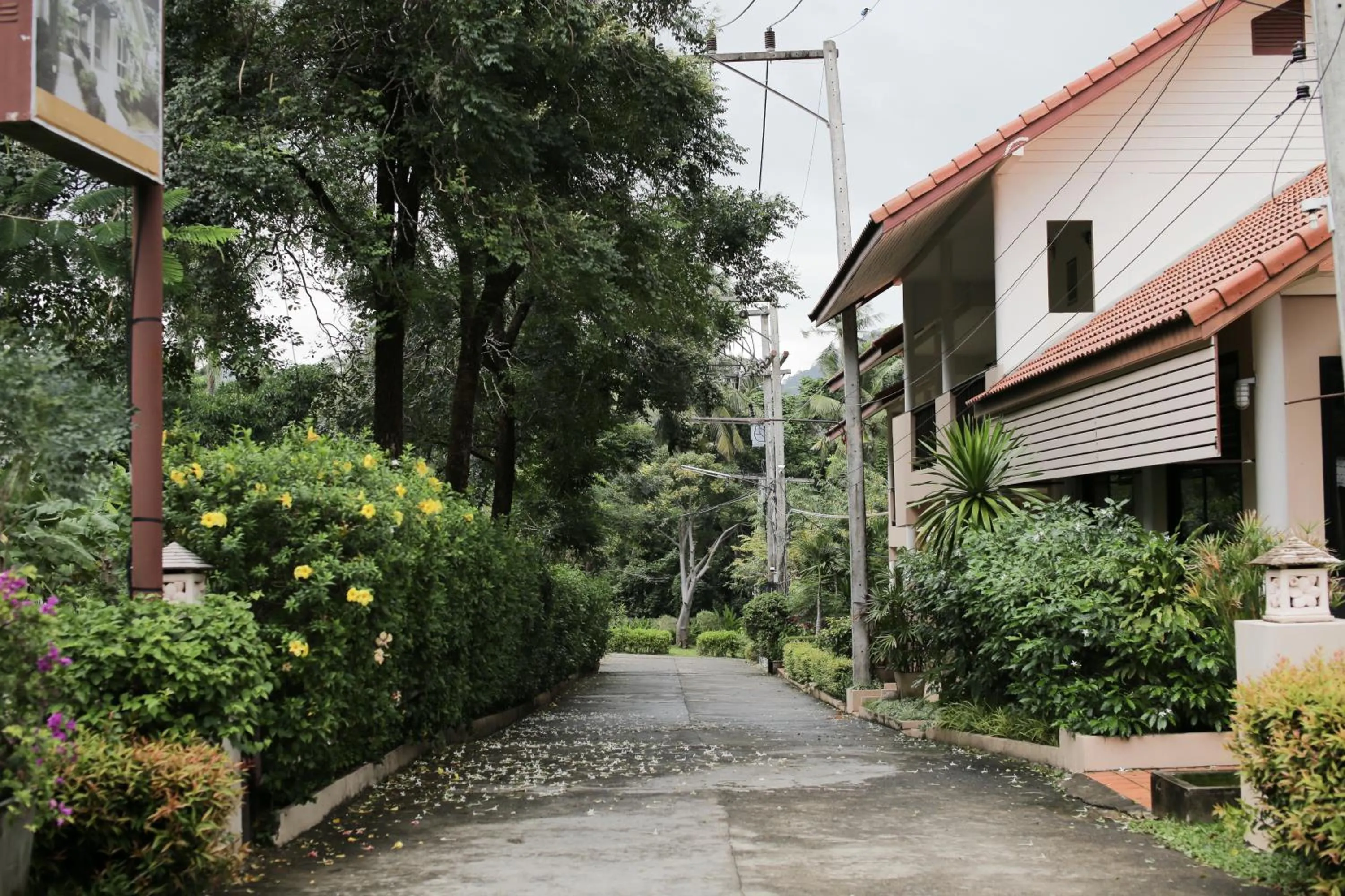 Property building in Lamai Buri Resort