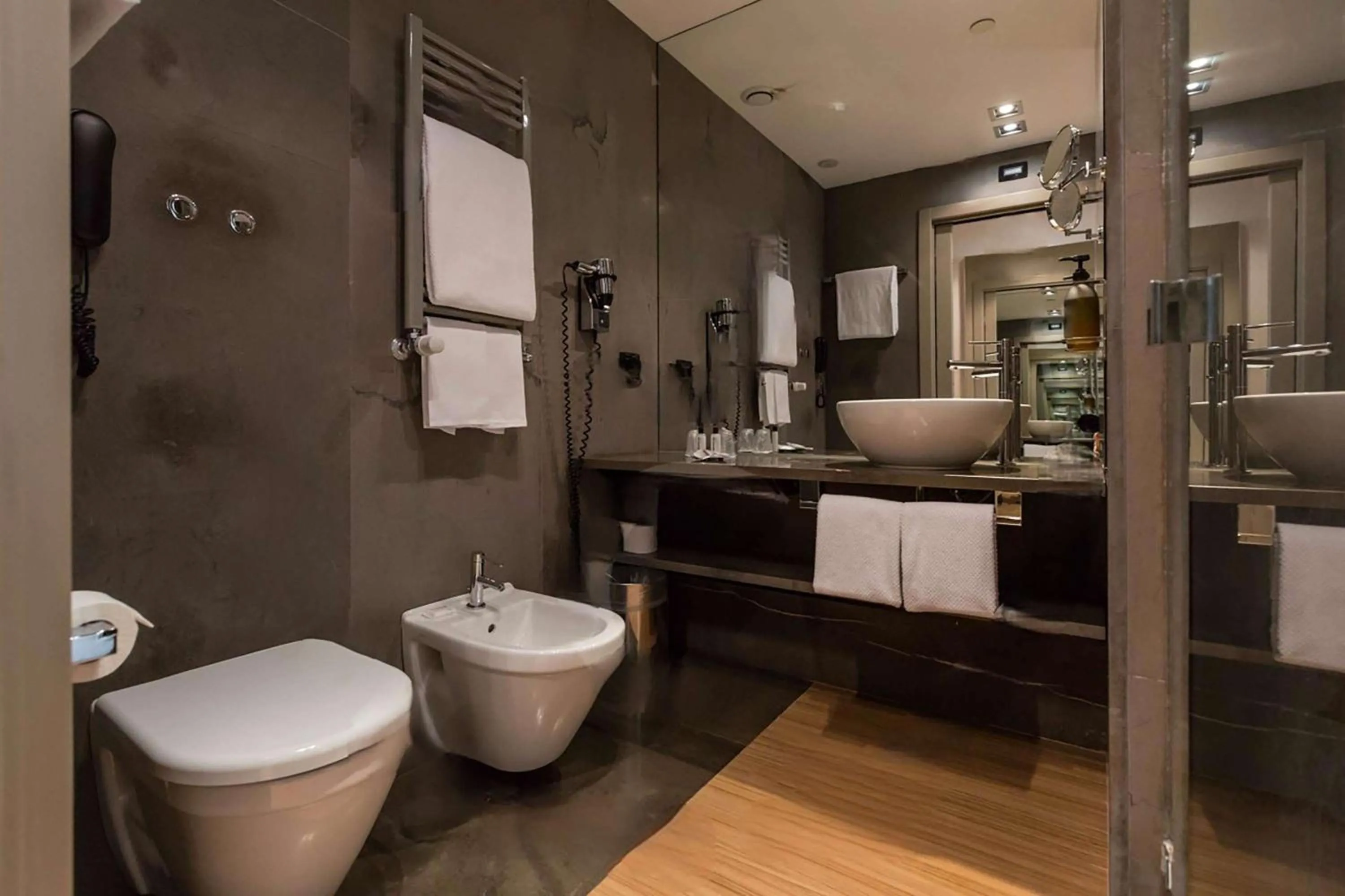 Bathroom in Best Western Plus The Hub Hotel