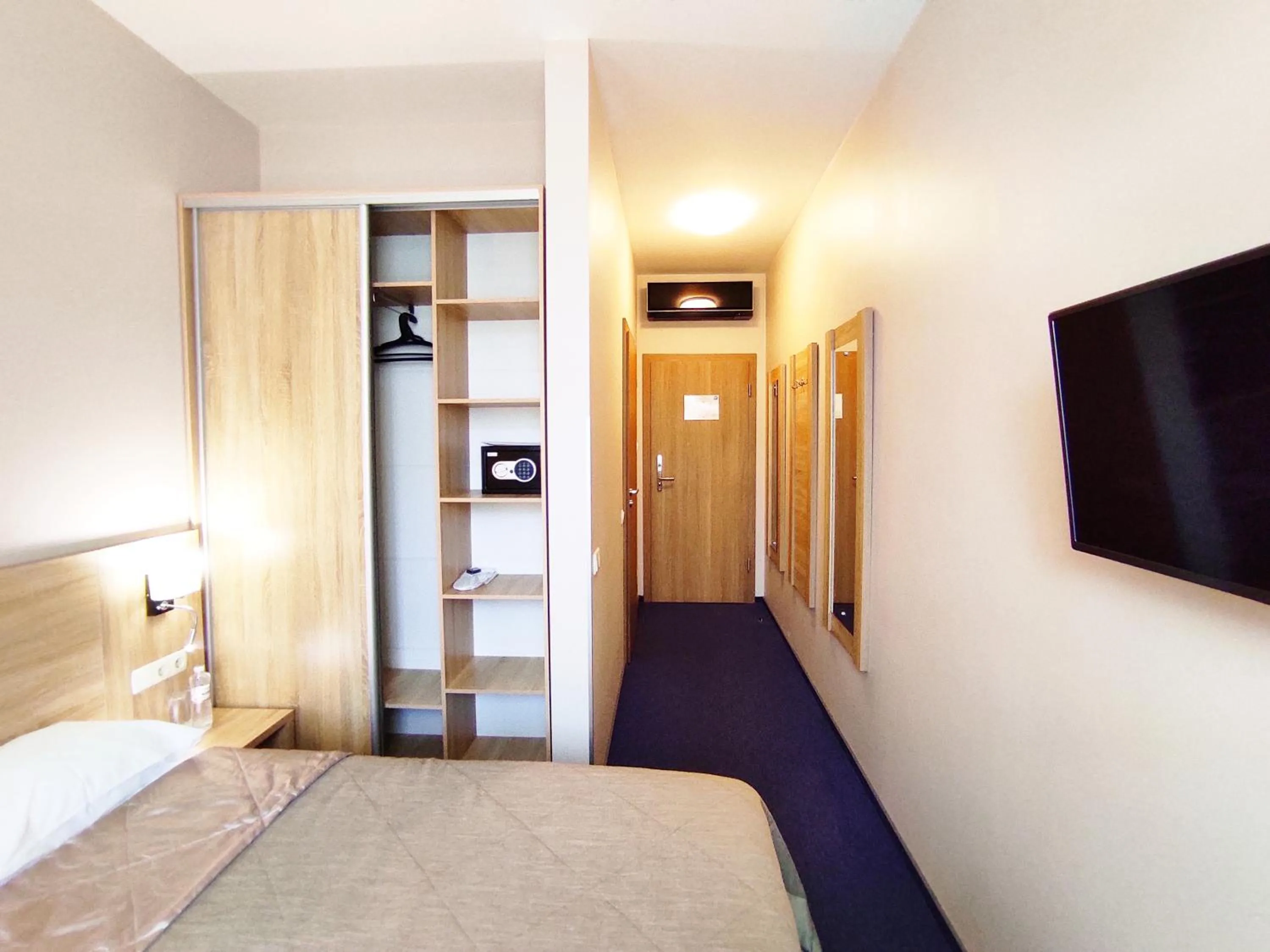 Bed in Mackintosh Hotel