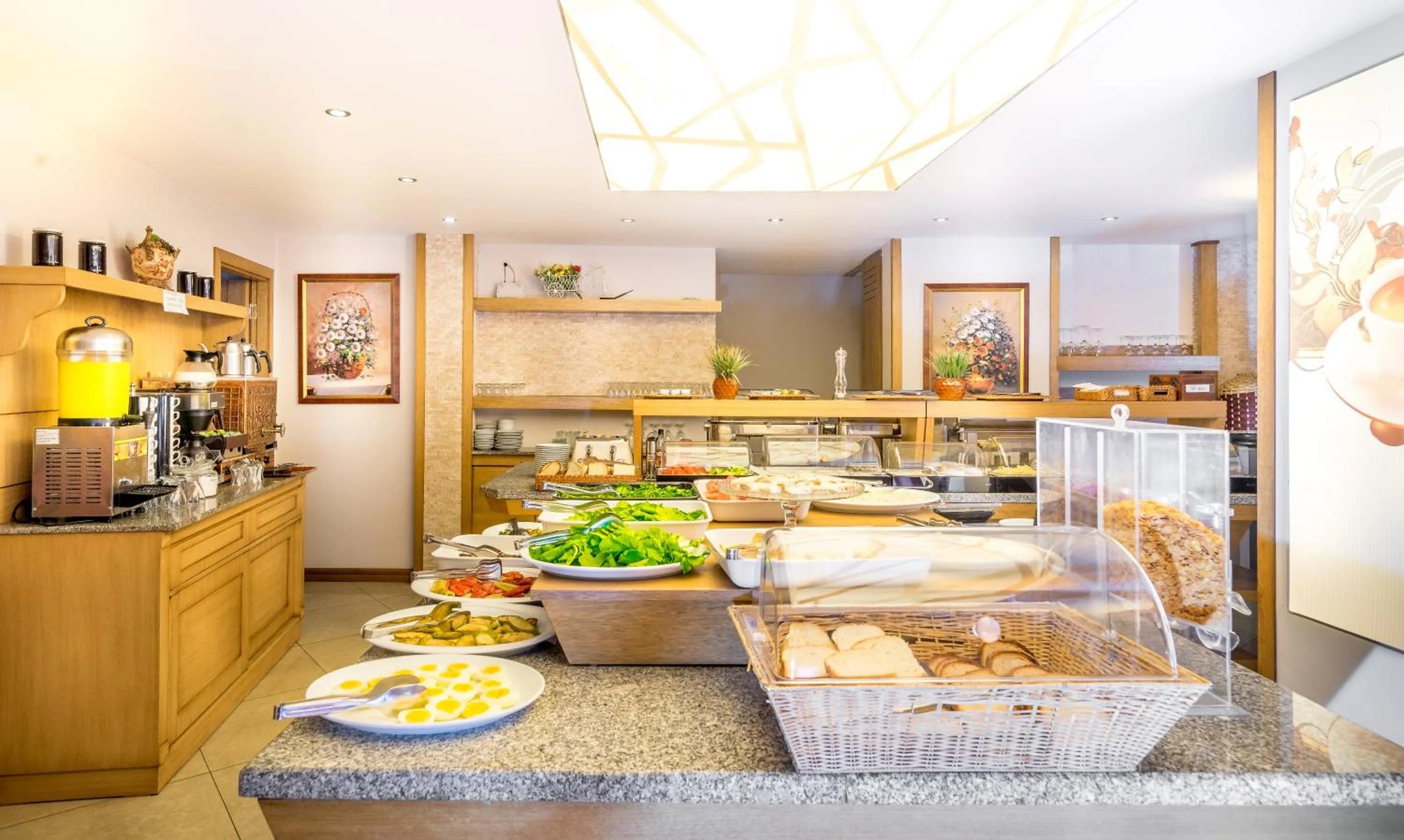 Food and drinks in Levent Hotel Istanbul