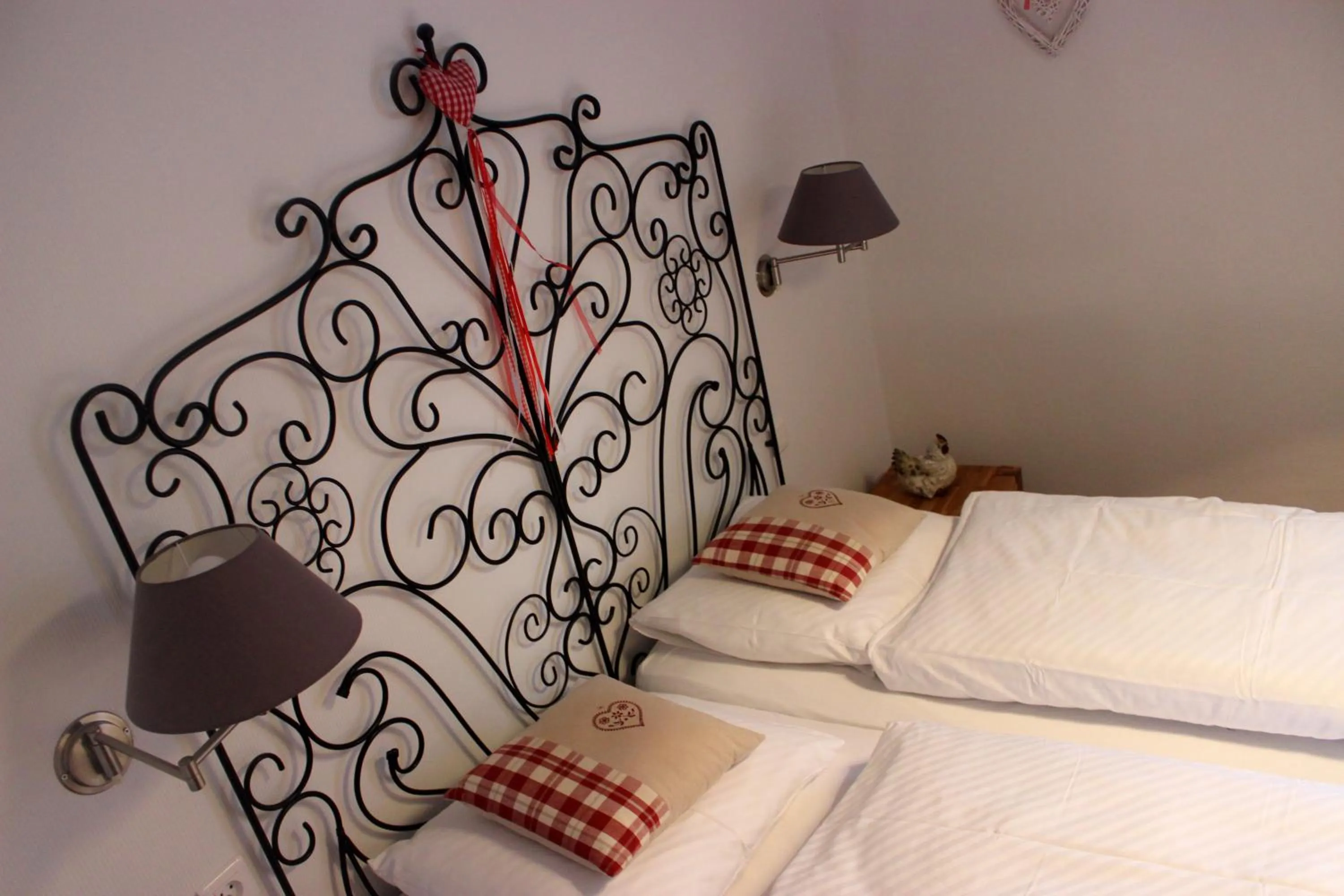 Photo of the whole room, Bed in A la Maison Rouge Hôtel & Restaurant