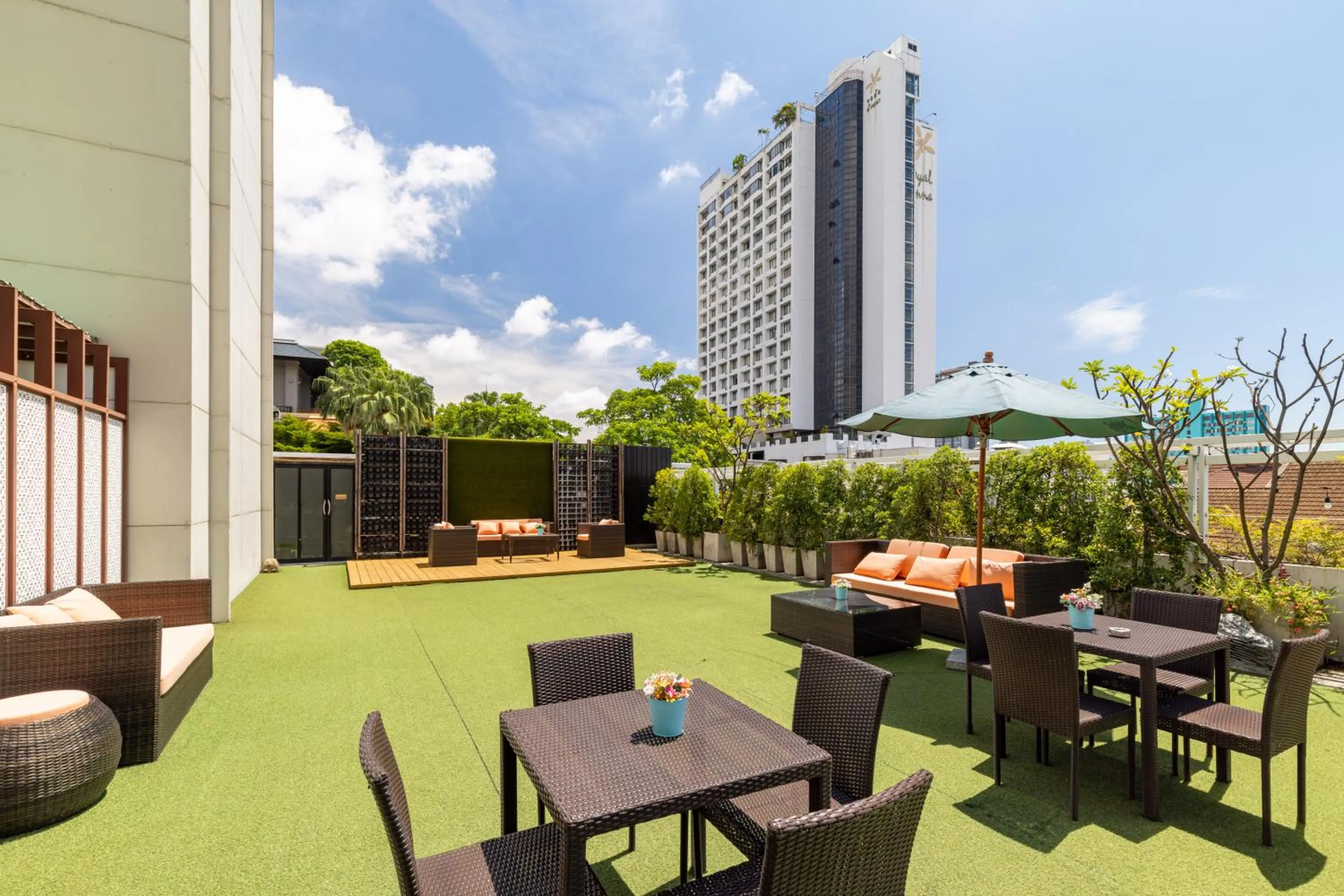 Balcony/Terrace in Movenpick Suriwongse Hotel Chiang Mai