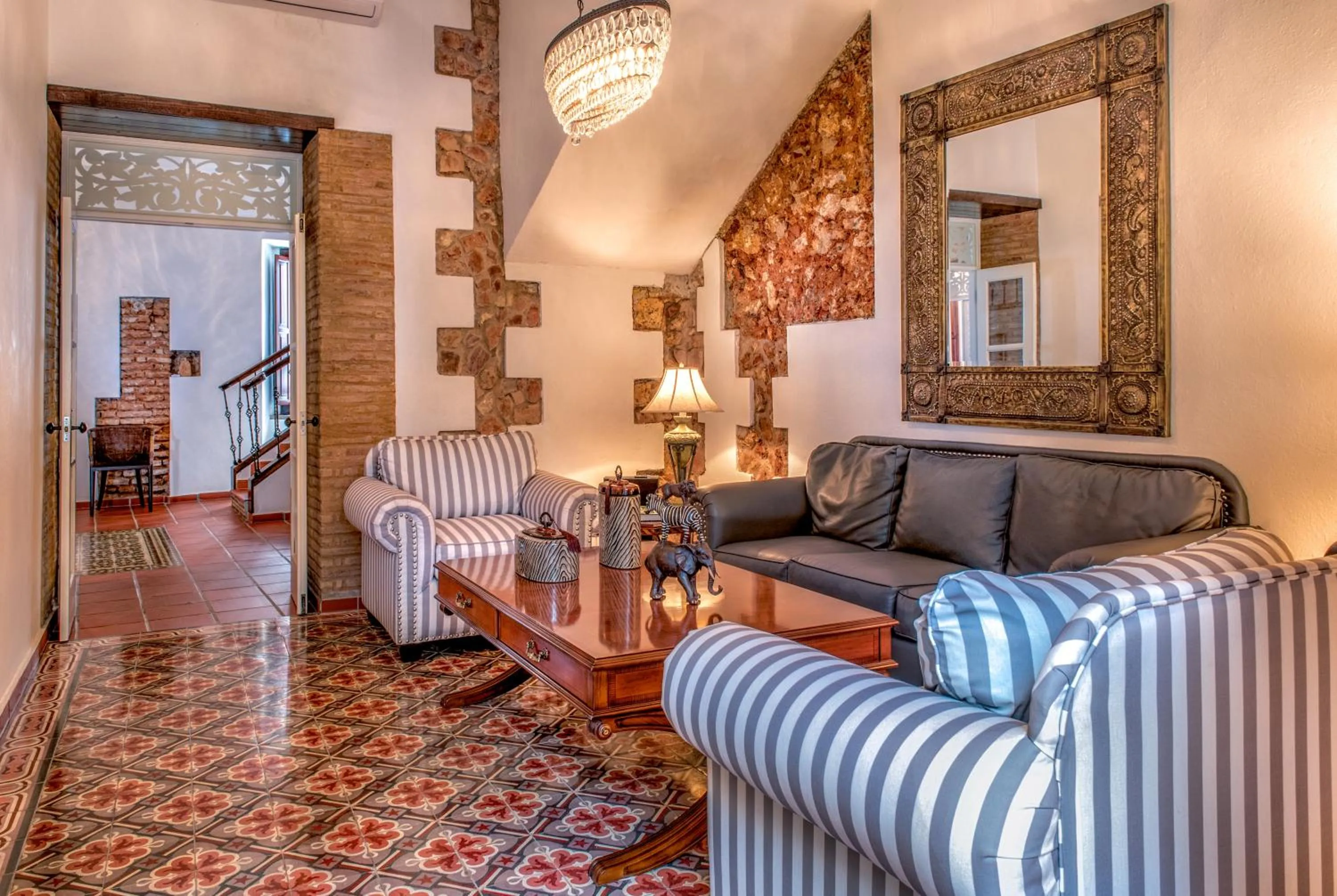 Lobby or reception in Colonial 154 H Boutique