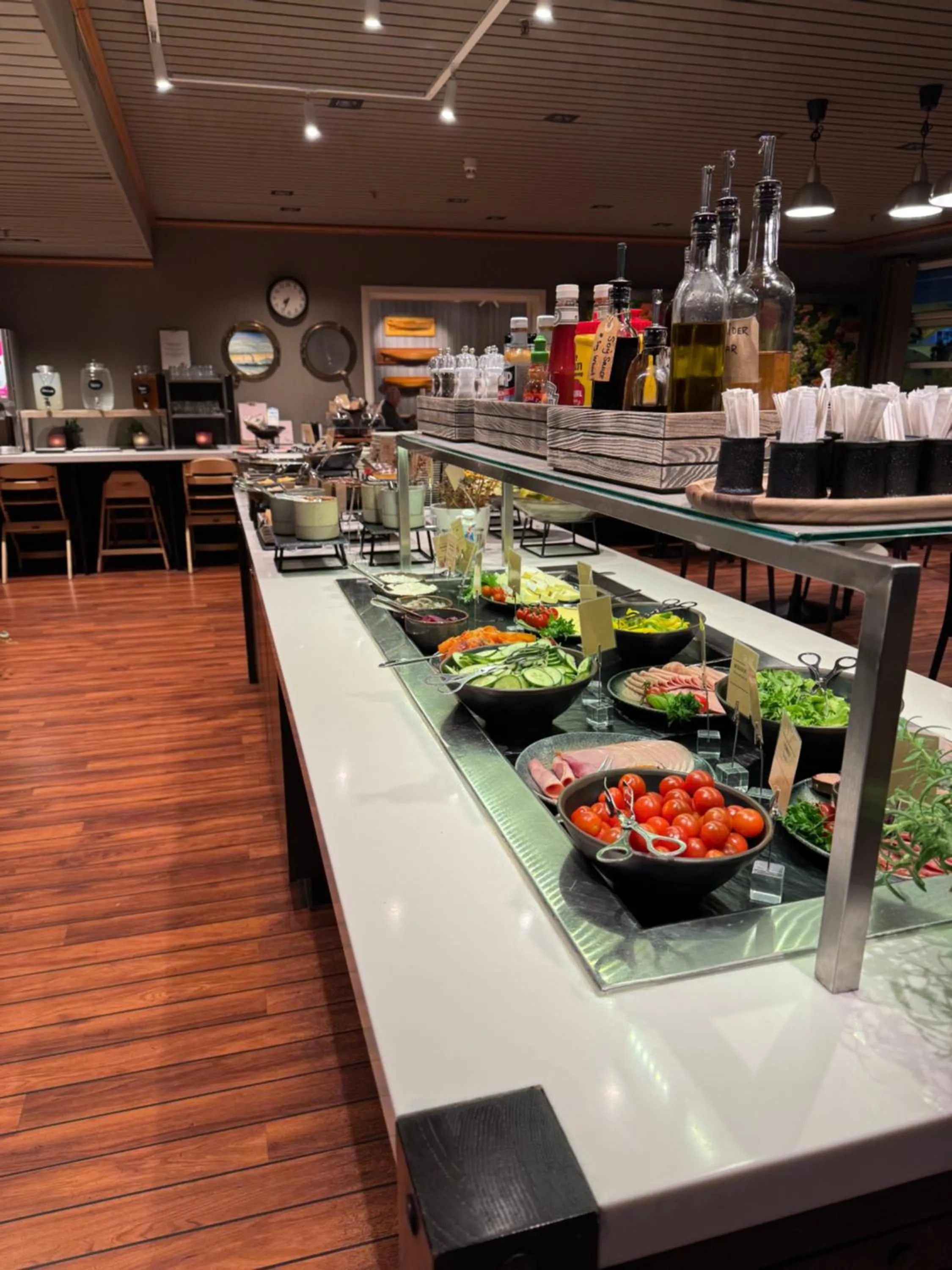 Breakfast in Home Hotel With