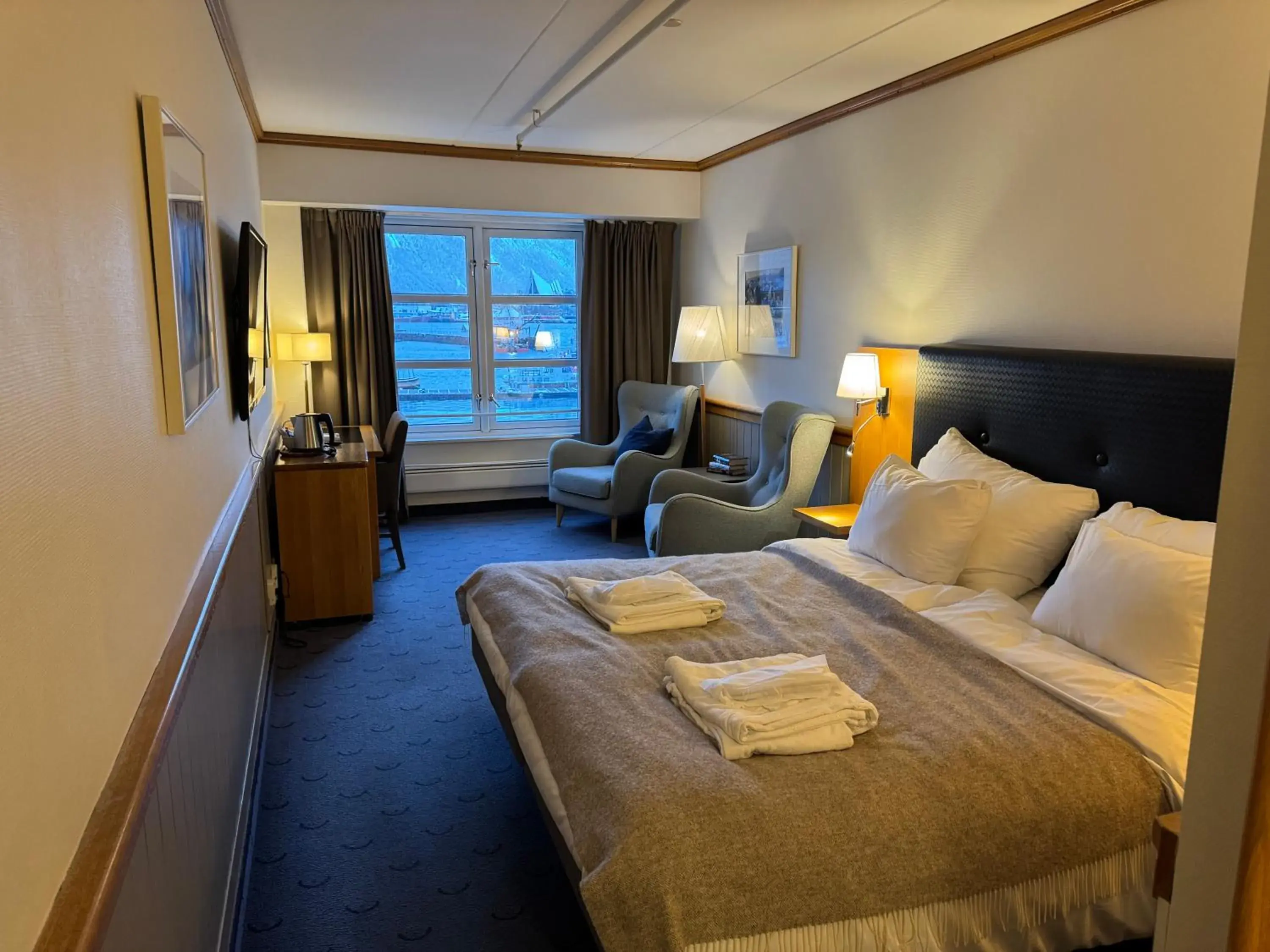 Deluxe Double Room with Sea View in Home Hotel With Deluxe Double Room with Sea View in Home Hotel With