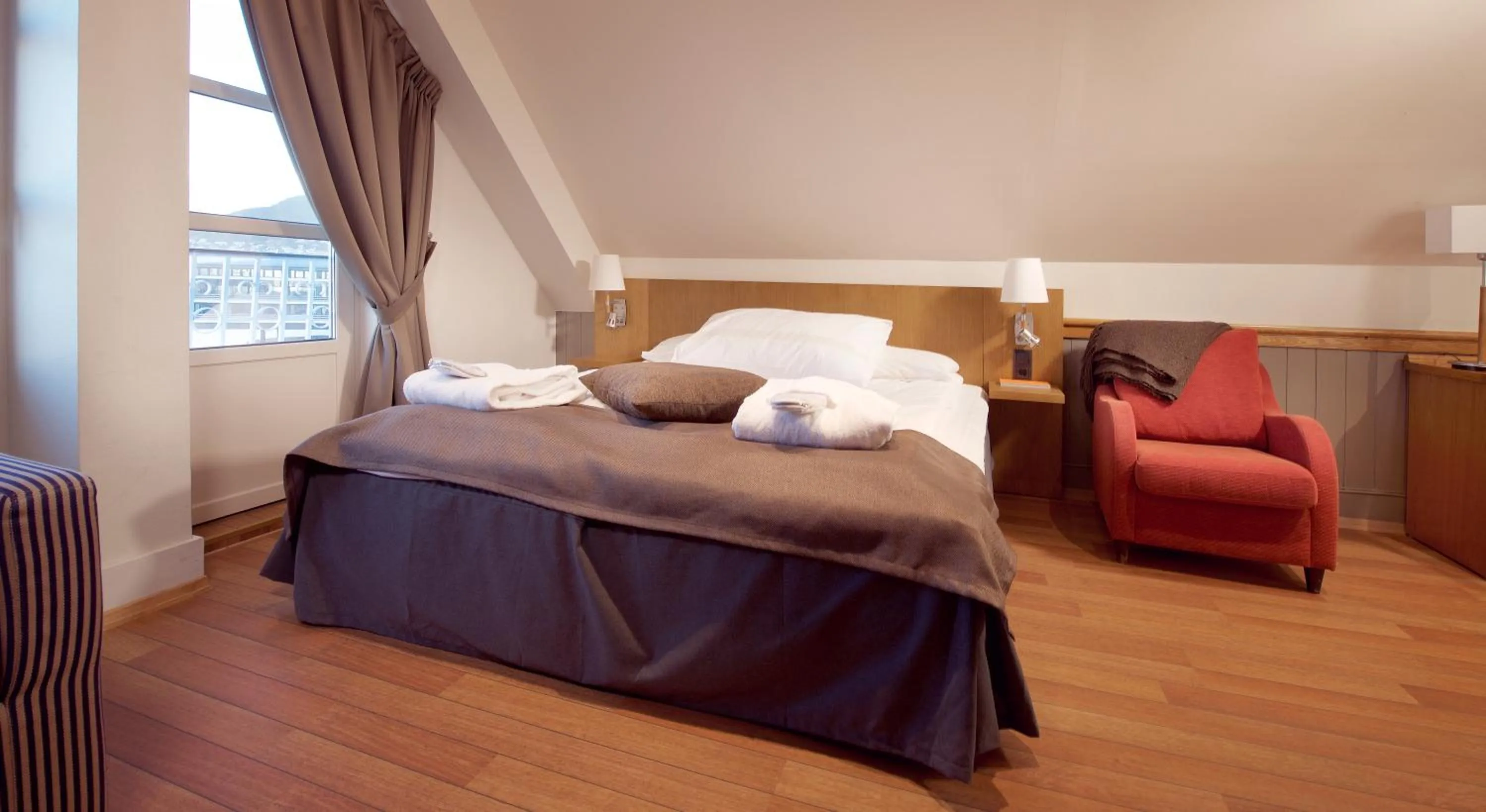 Bed in Home Hotel With