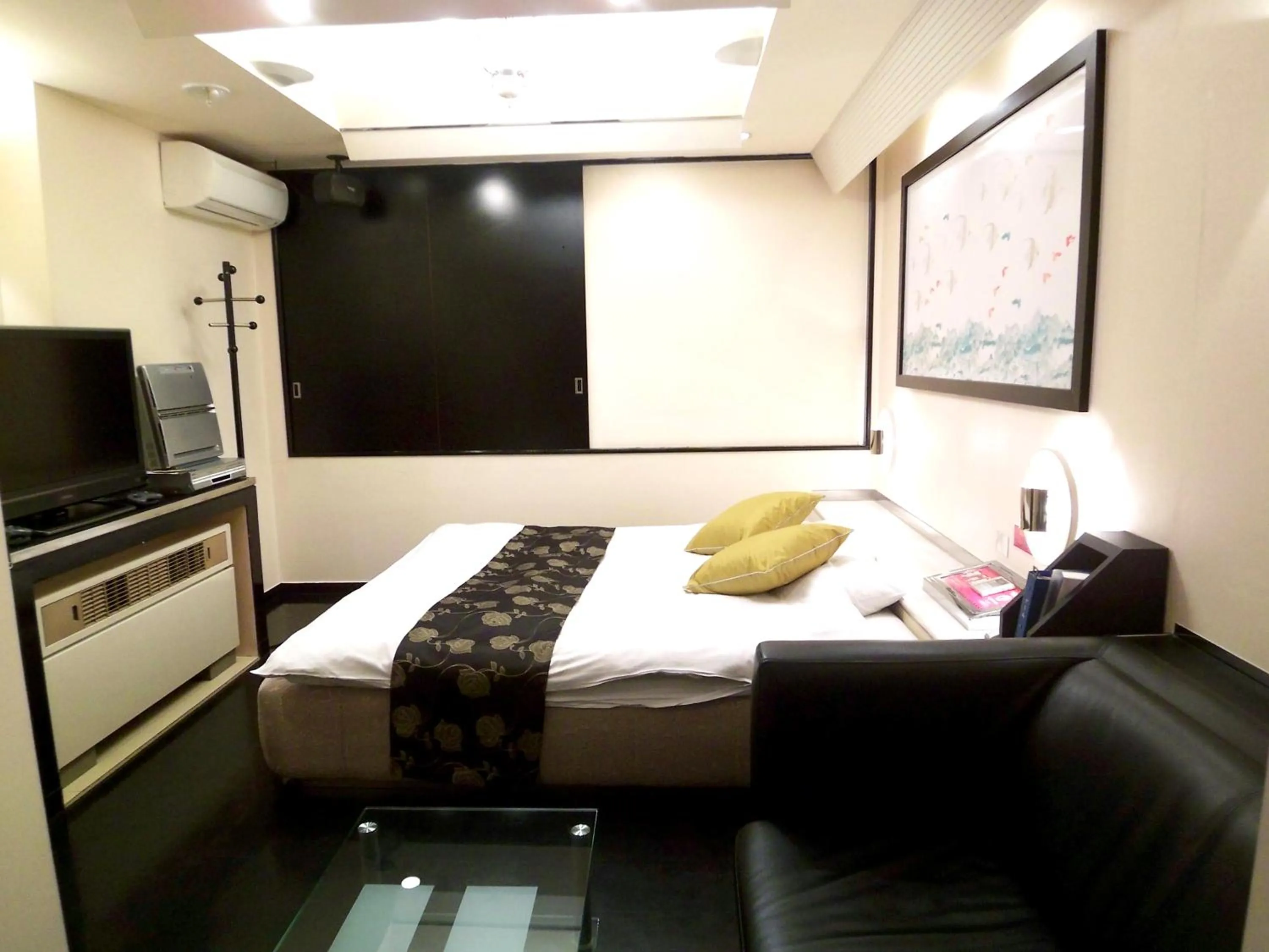 Photo of the whole room in Hotel Dressy (Adult Only)