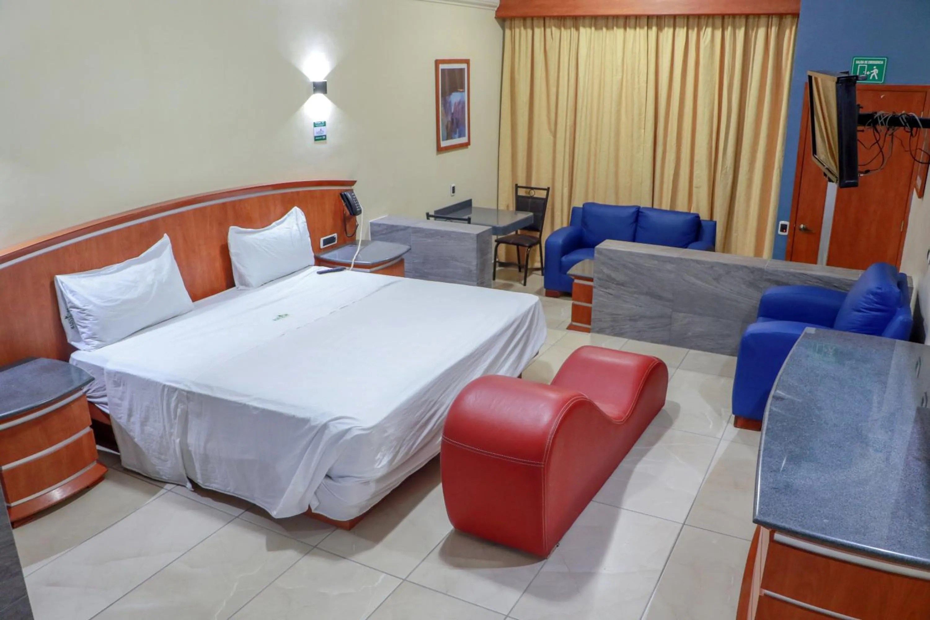 Bed in Autohotel Ilussion