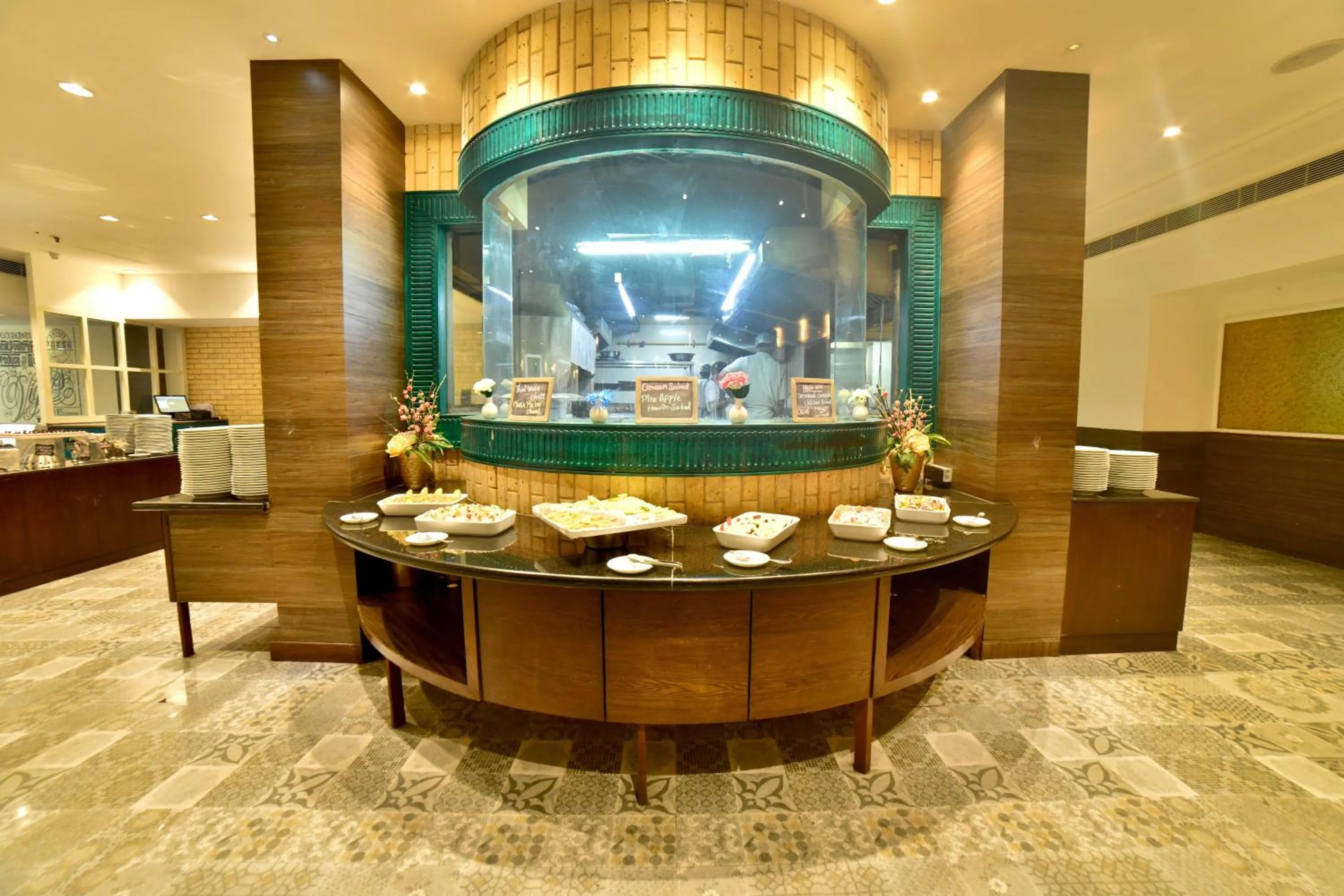 Restaurant/places to eat in Hash Six Hotels