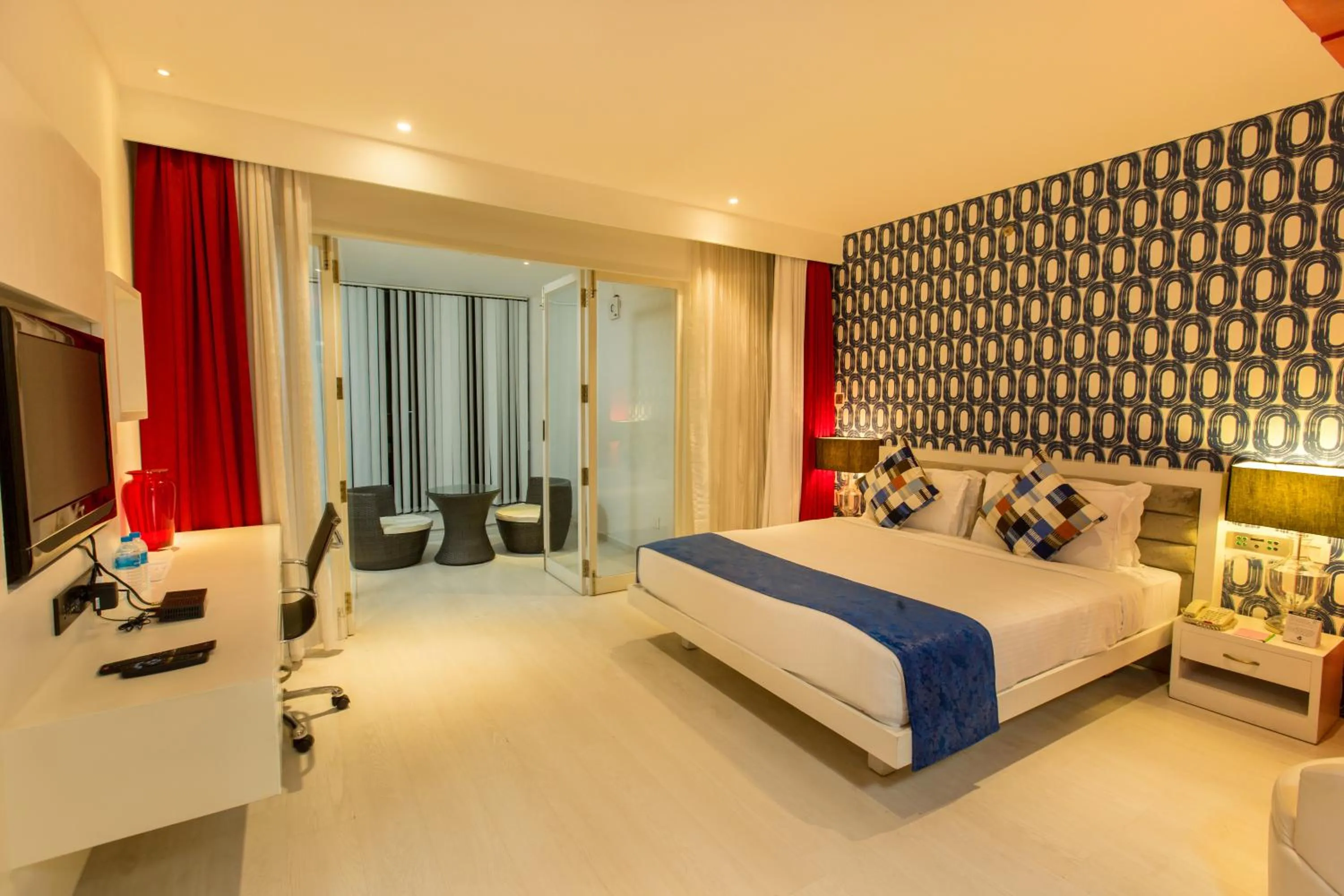 Photo of the whole room, Bed in Hash Six Hotels