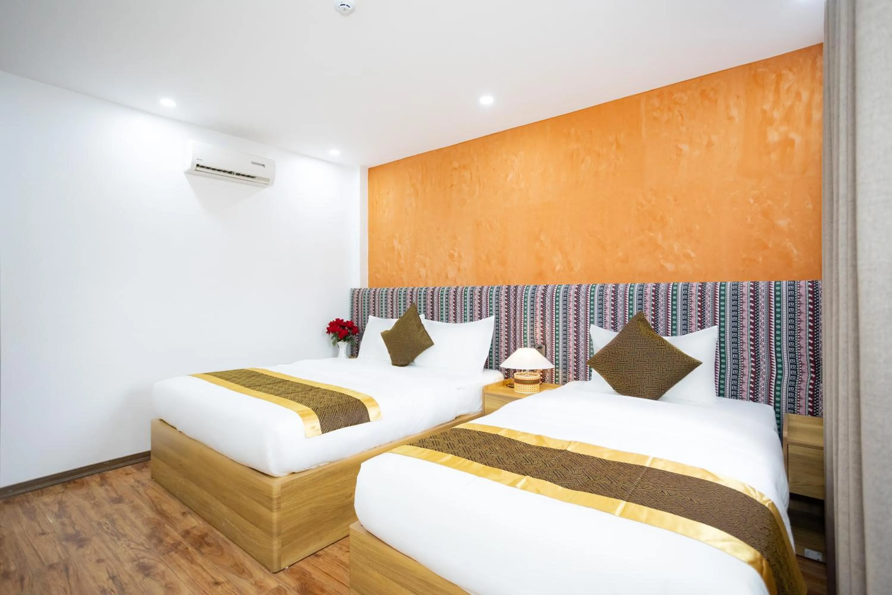 Photo of the whole room, Bed in Sao Mai Bac Ha Hotel