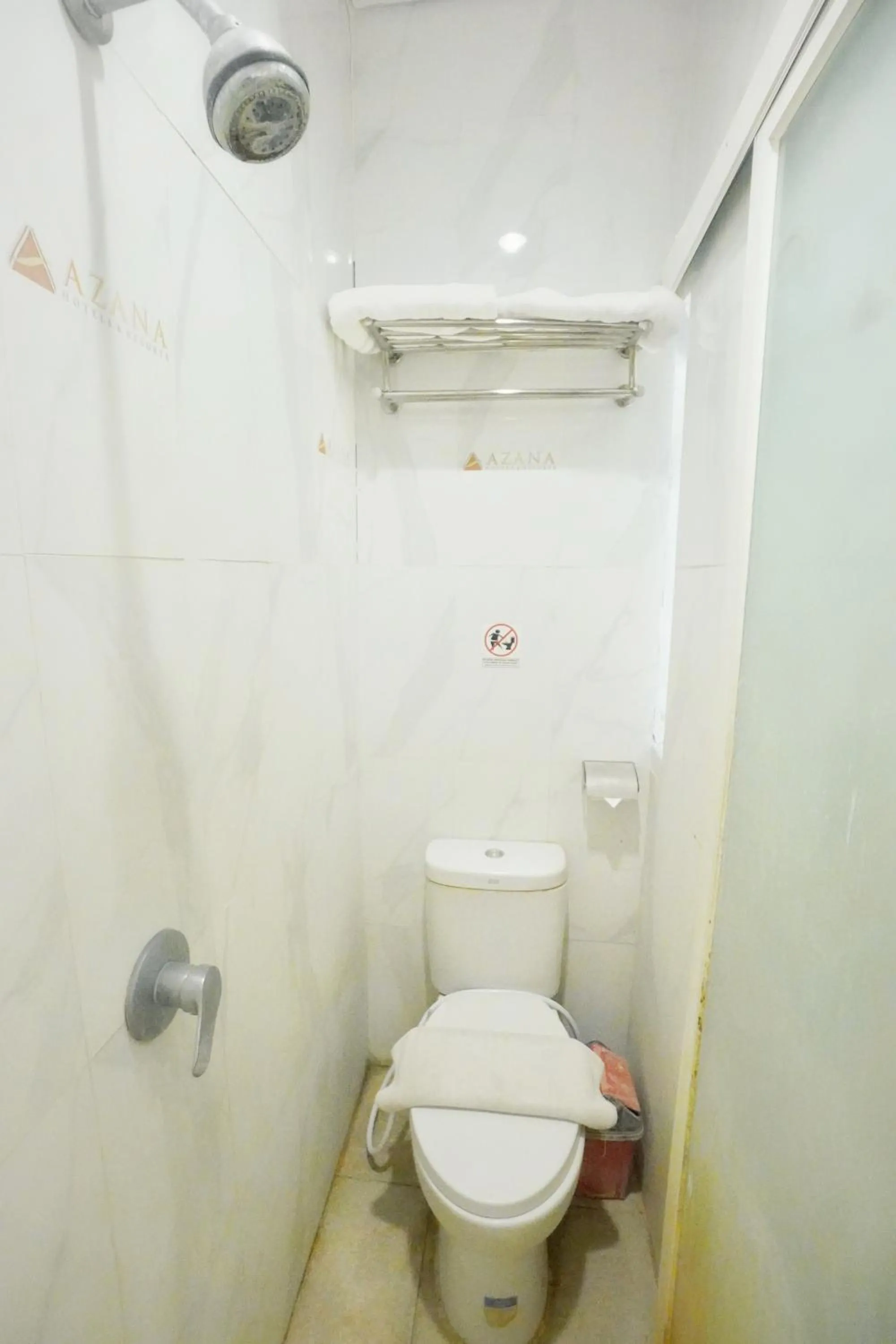Bathroom in Front One Budget Hotel Tirtonadi Solo
