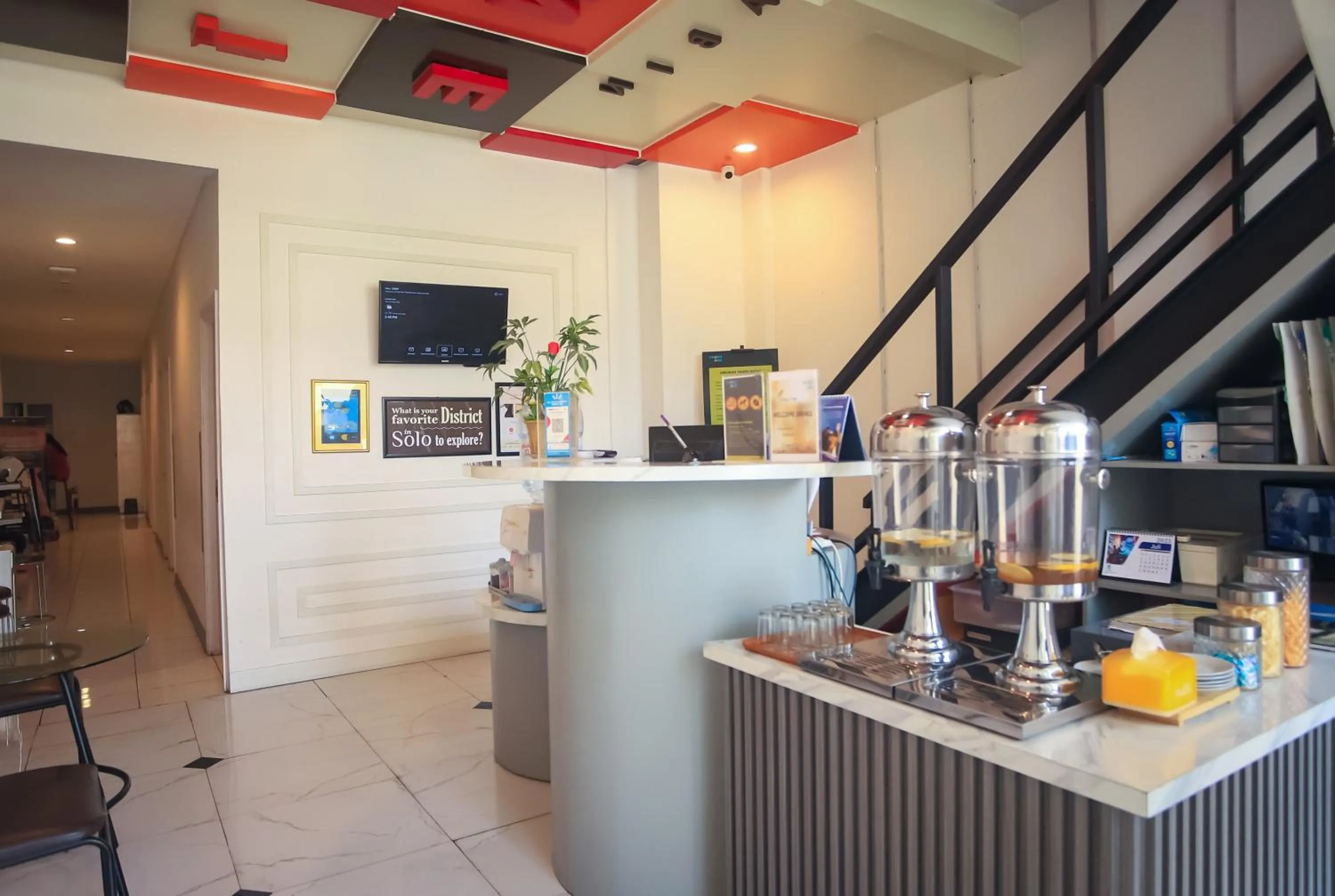 Front One Budget Hotel Tirtonadi Solo