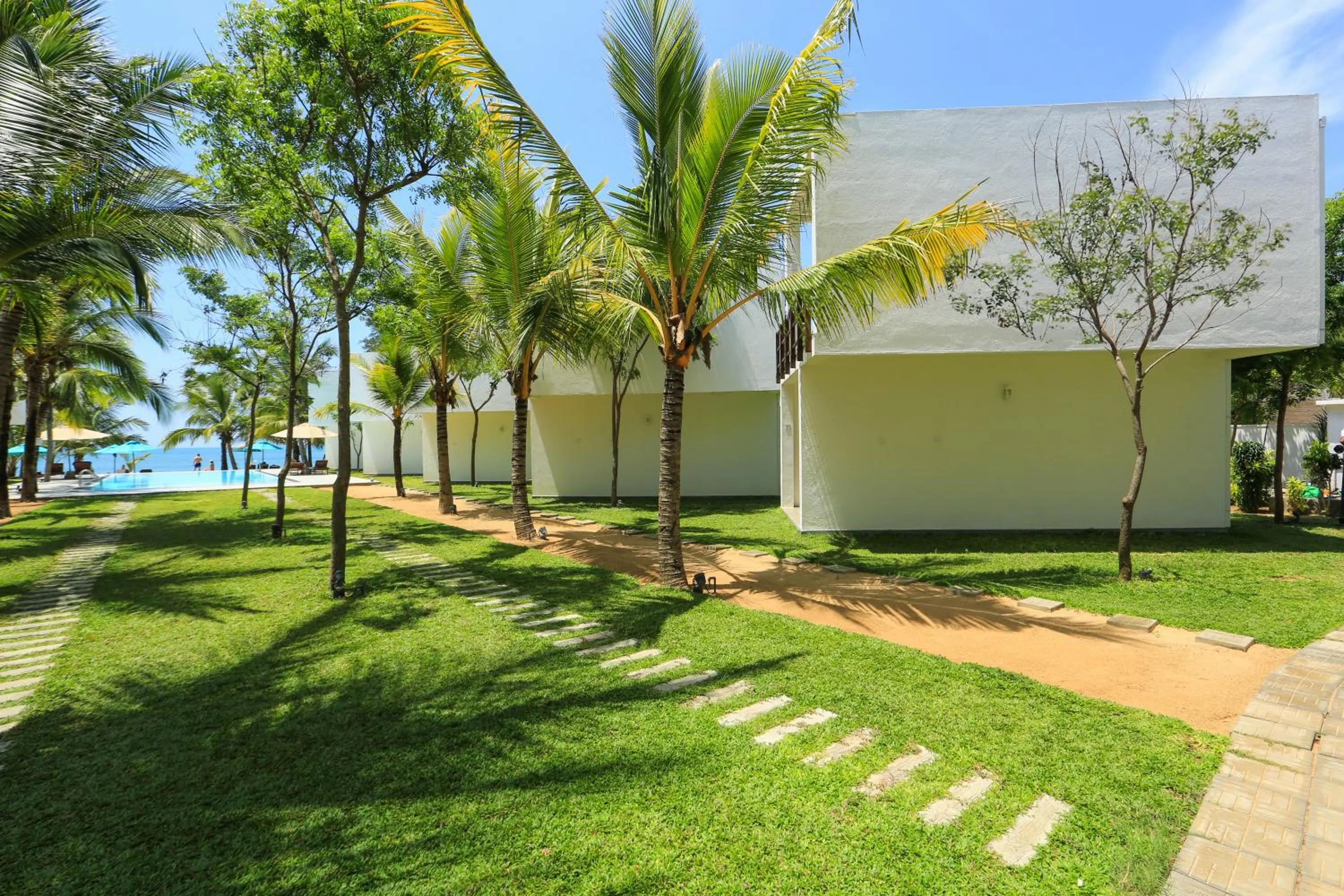 Garden in Arugambay Roccos