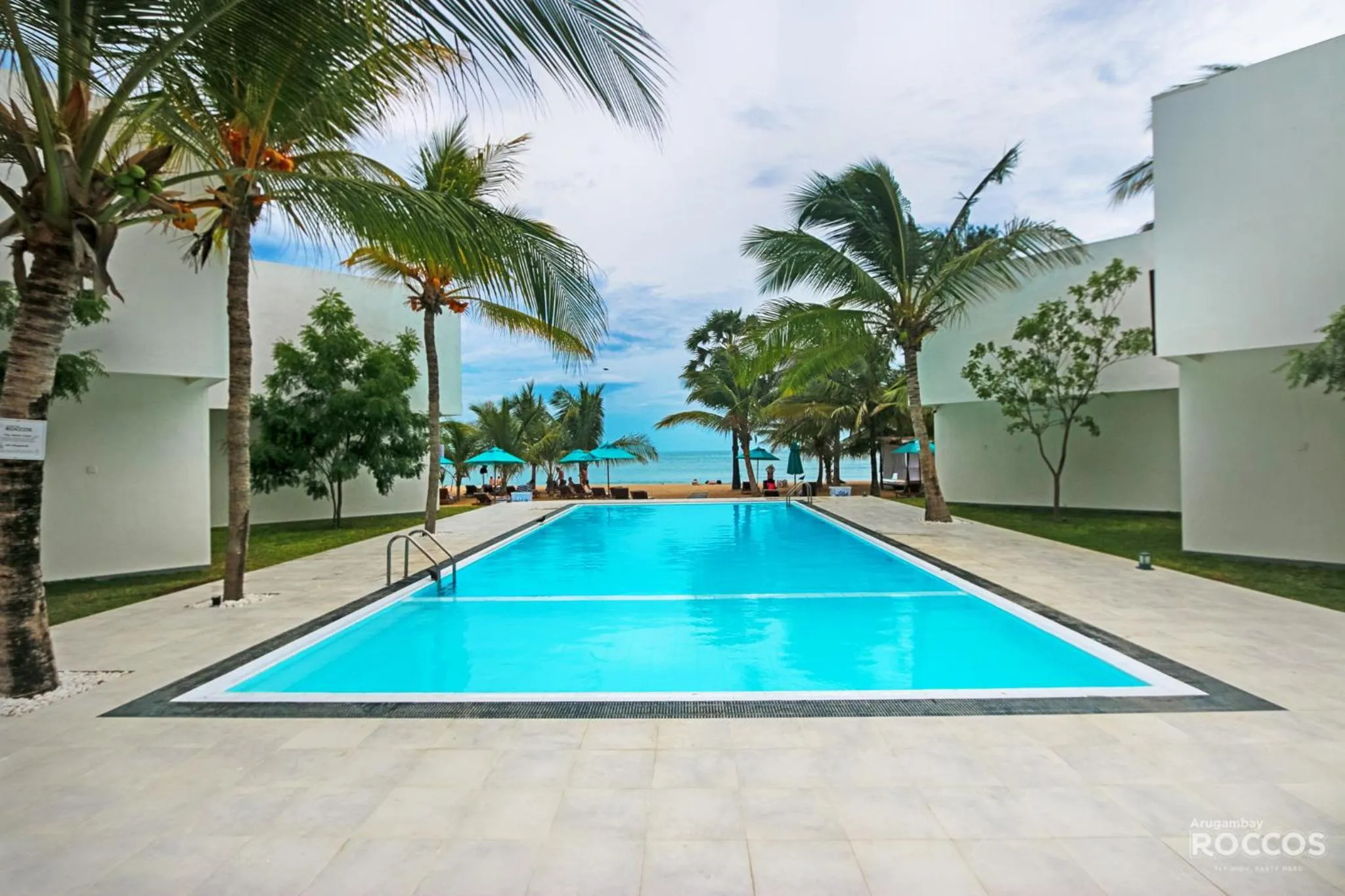 Swimming pool in Arugambay Roccos
