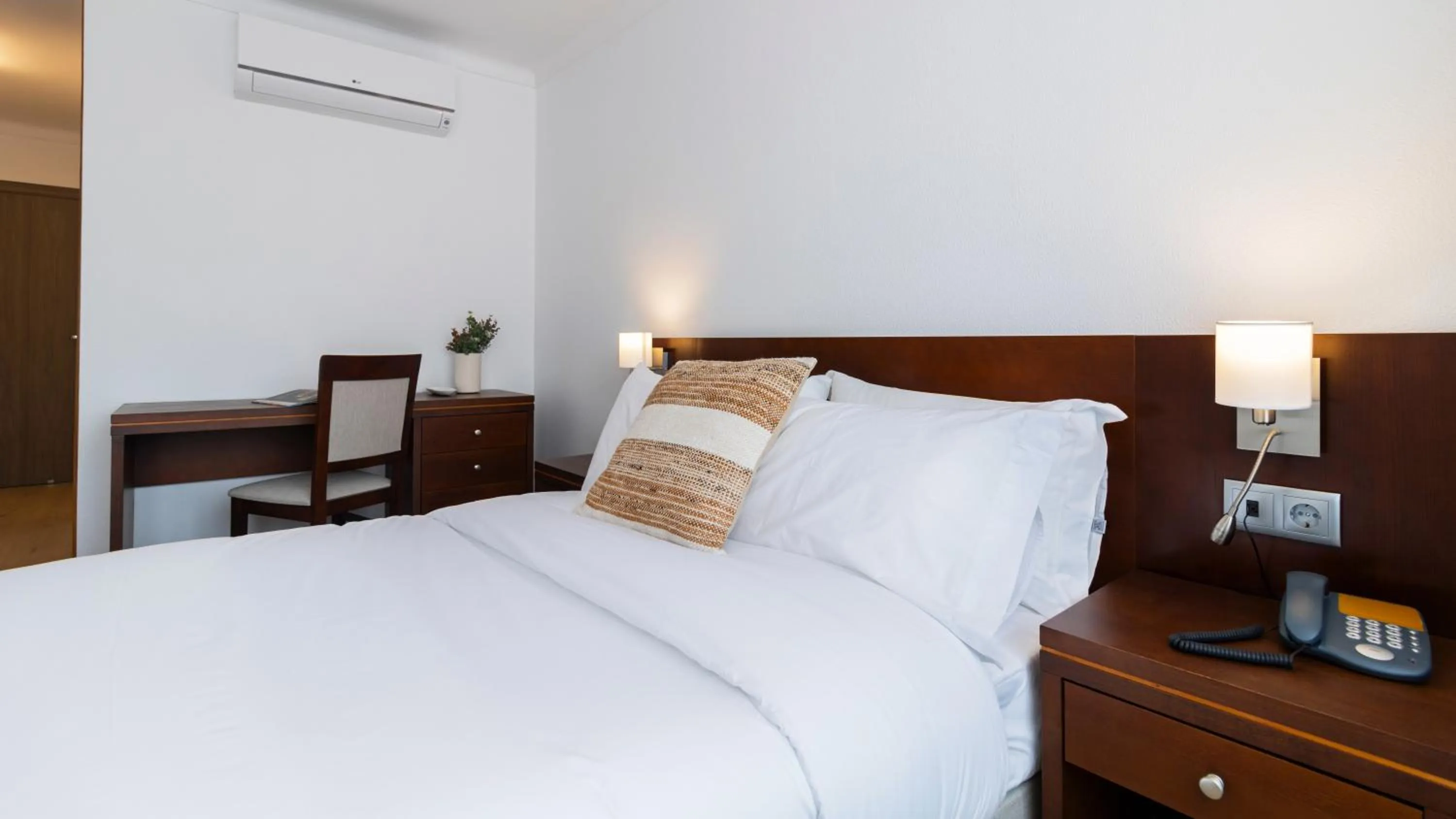 Bed in Albergaria Quim Barreiros