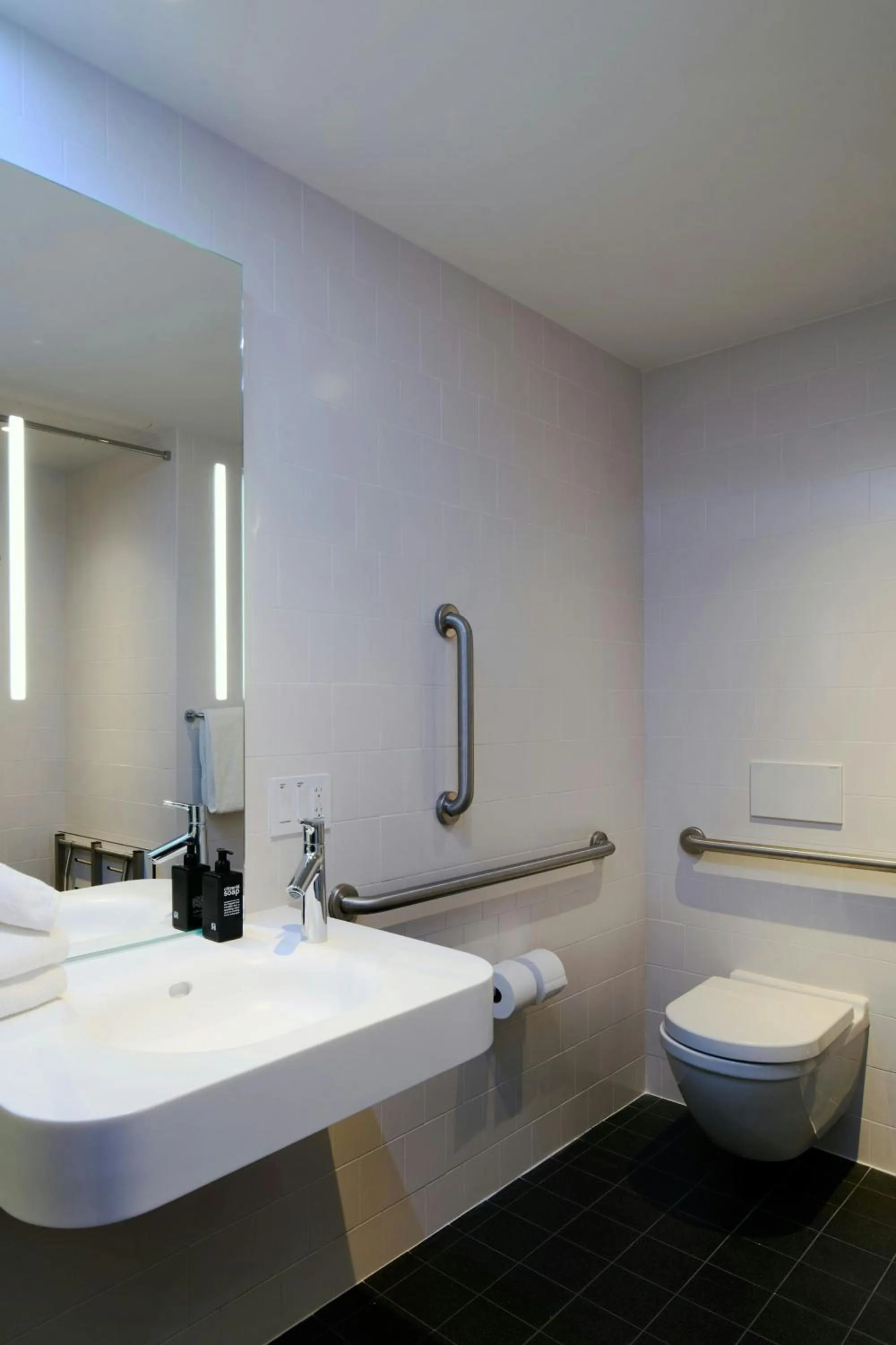 Photo of the whole room in citizenM Taipei North Gate