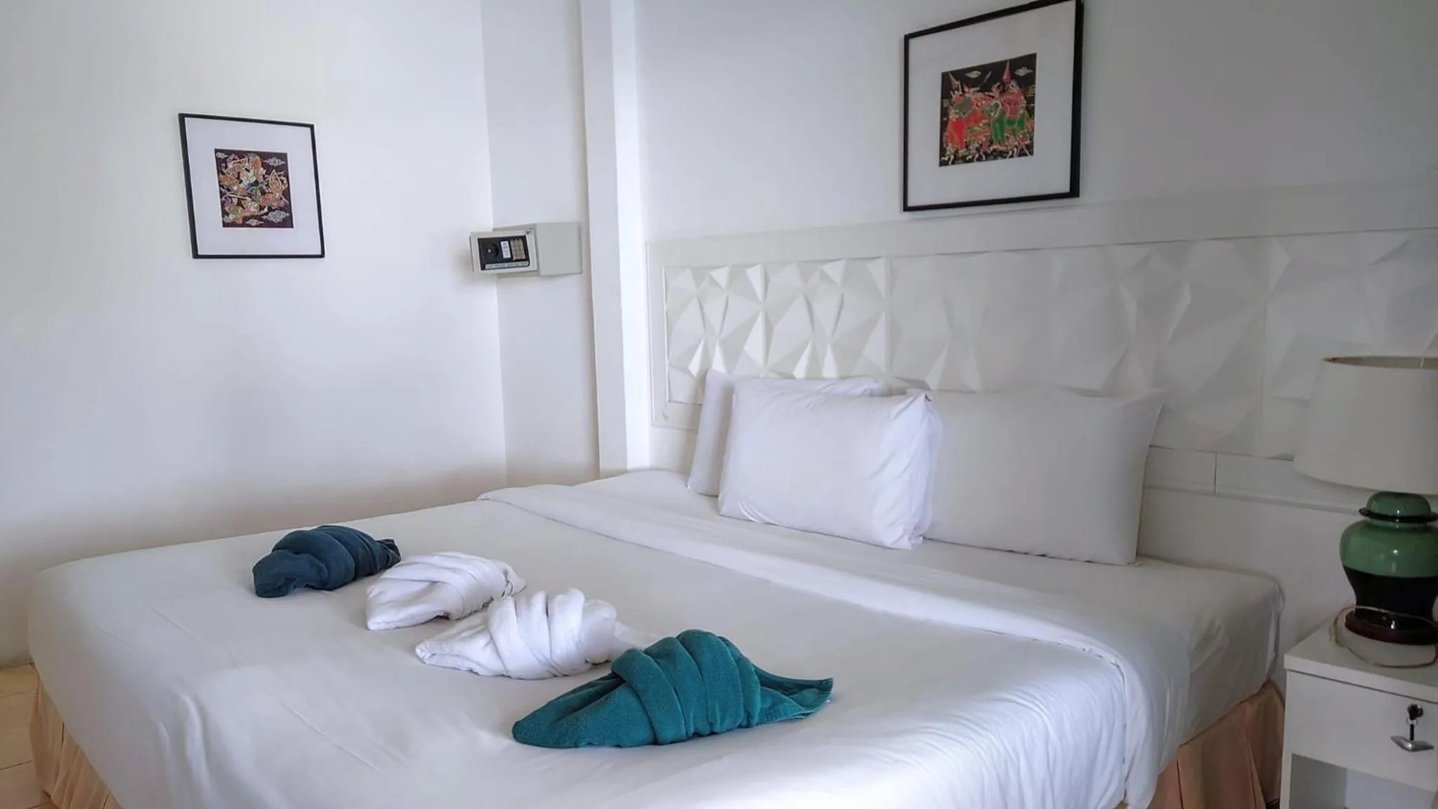 Bed in On The Hill Karon Resort