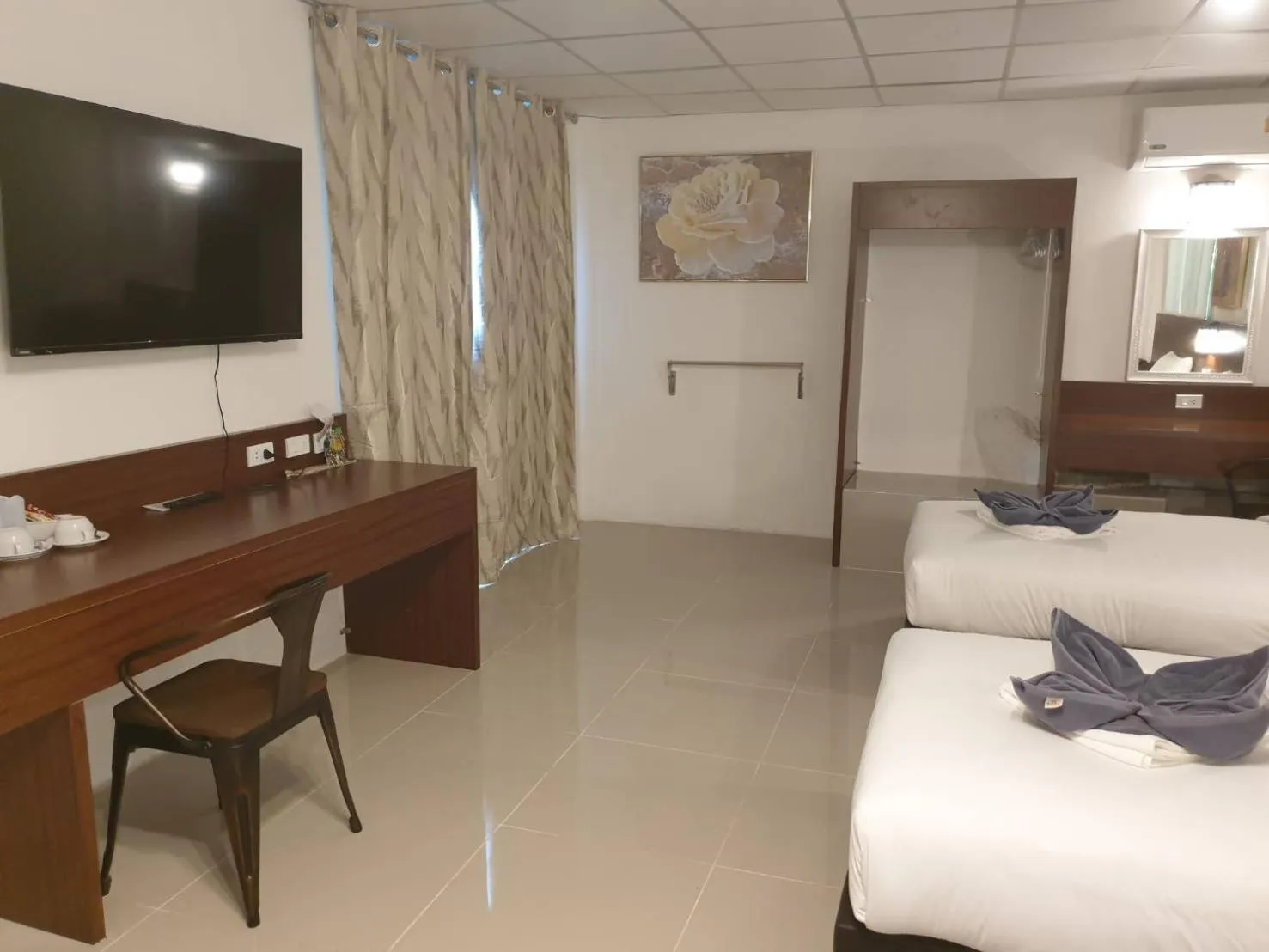 TV and multimedia in On The Hill Karon Resort