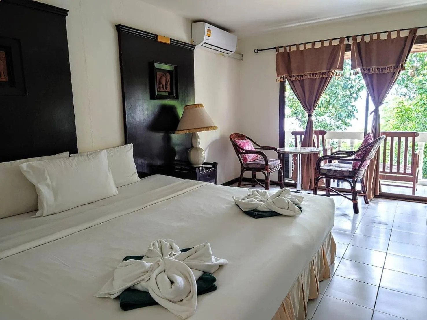 Bed in On The Hill Karon Resort