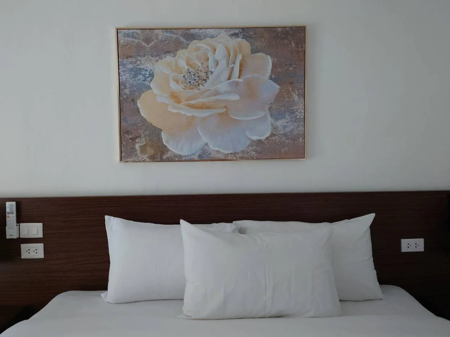 Bedroom, Bed in On The Hill Karon Resort