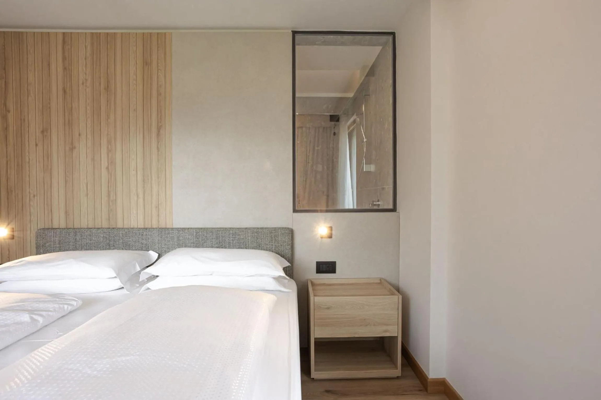 Shower, Bed in Wellness Hotel Dolomia