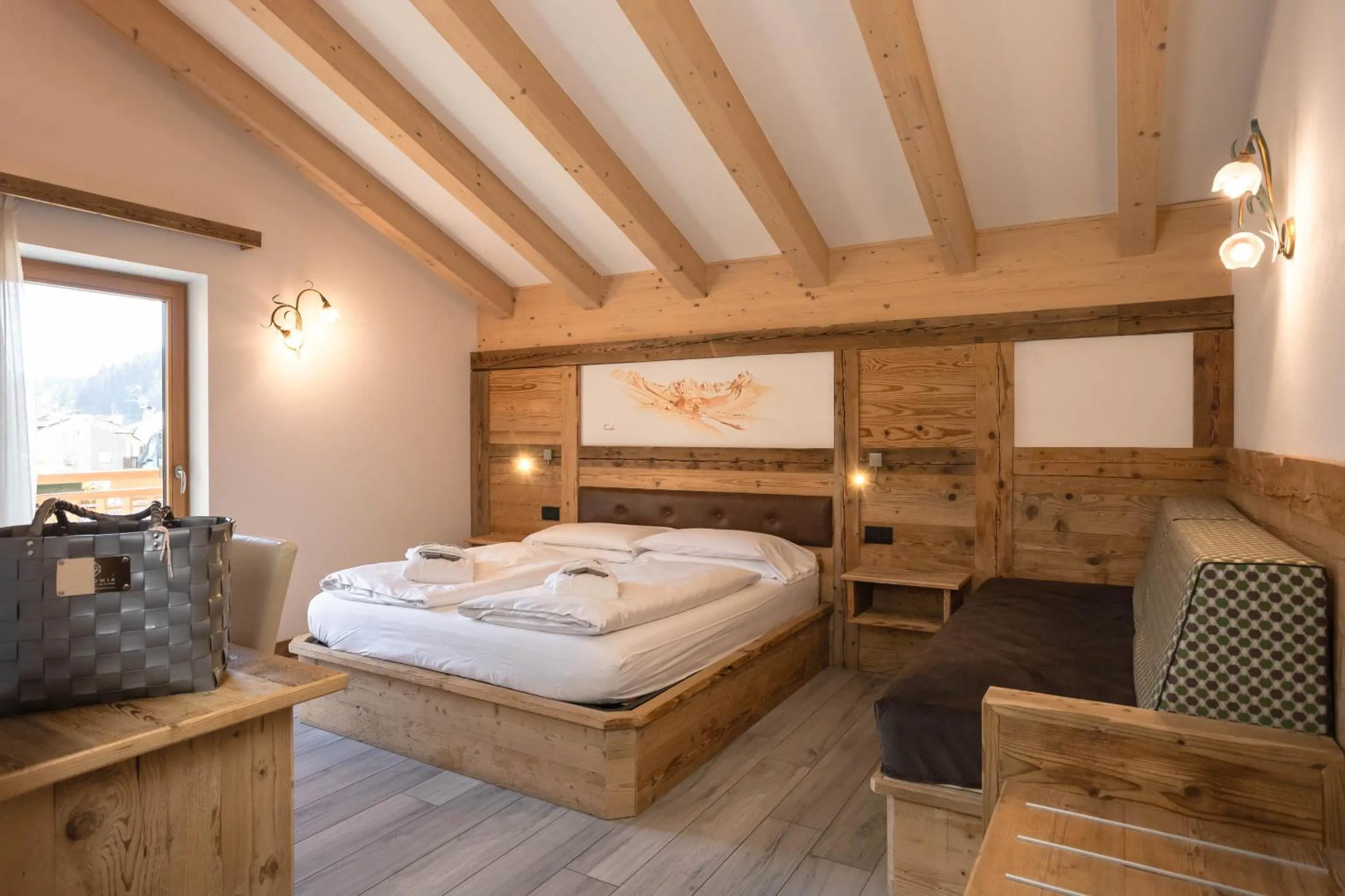 Photo of the whole room, Bed in Wellness Hotel Dolomia