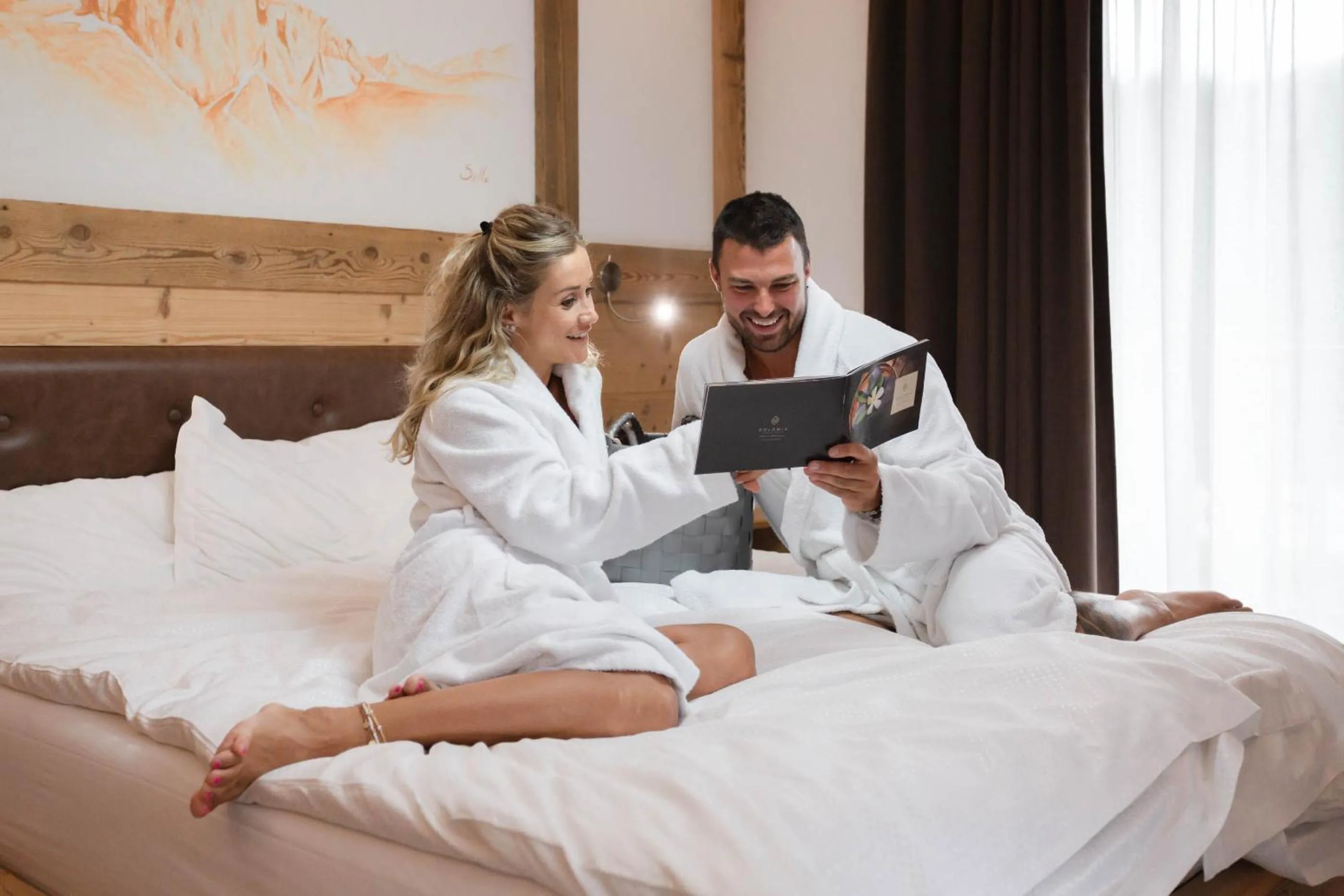 Massage, Bed in Wellness Hotel Dolomia