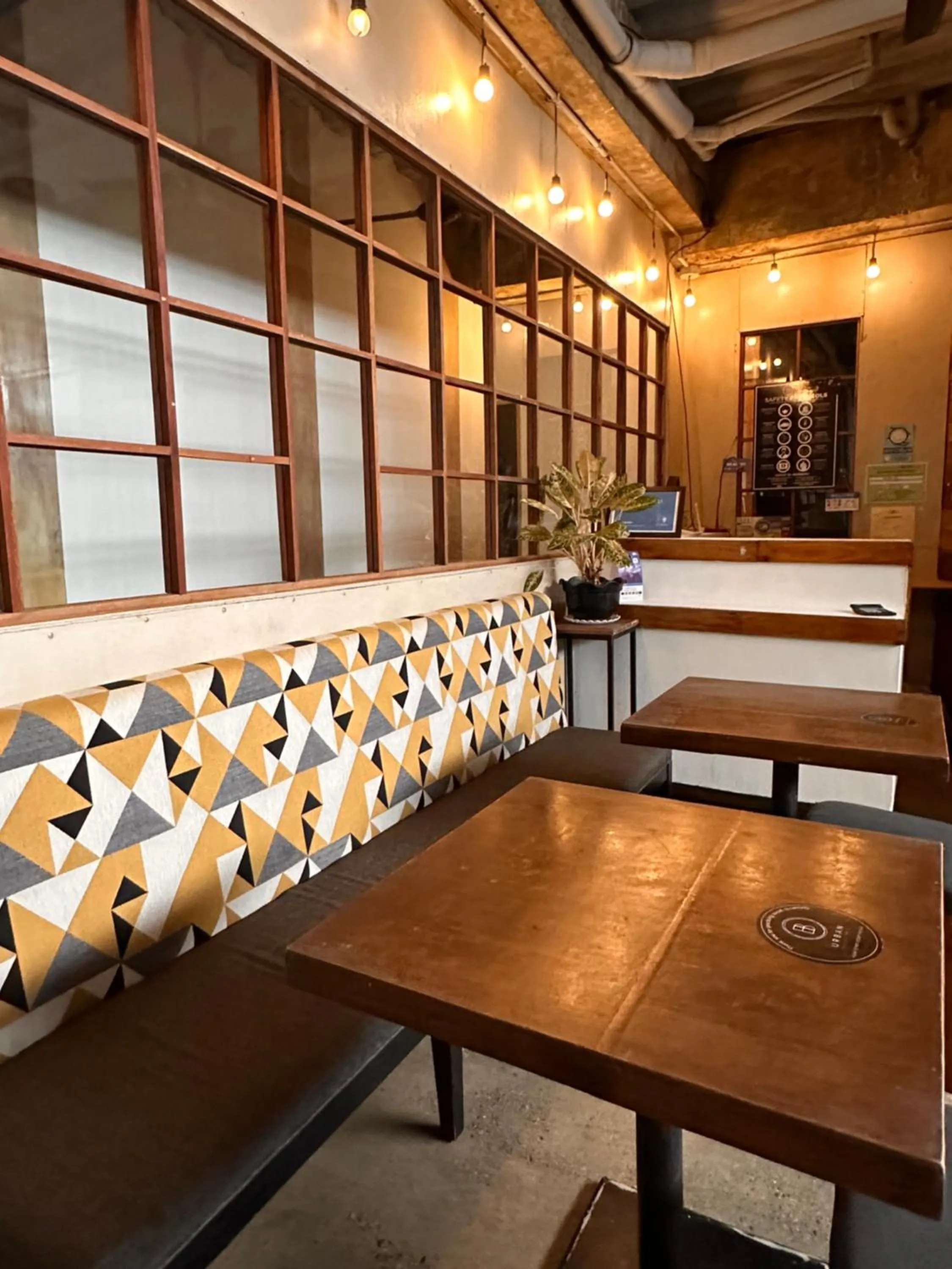 Restaurant/places to eat in Urban Boutique Hotel