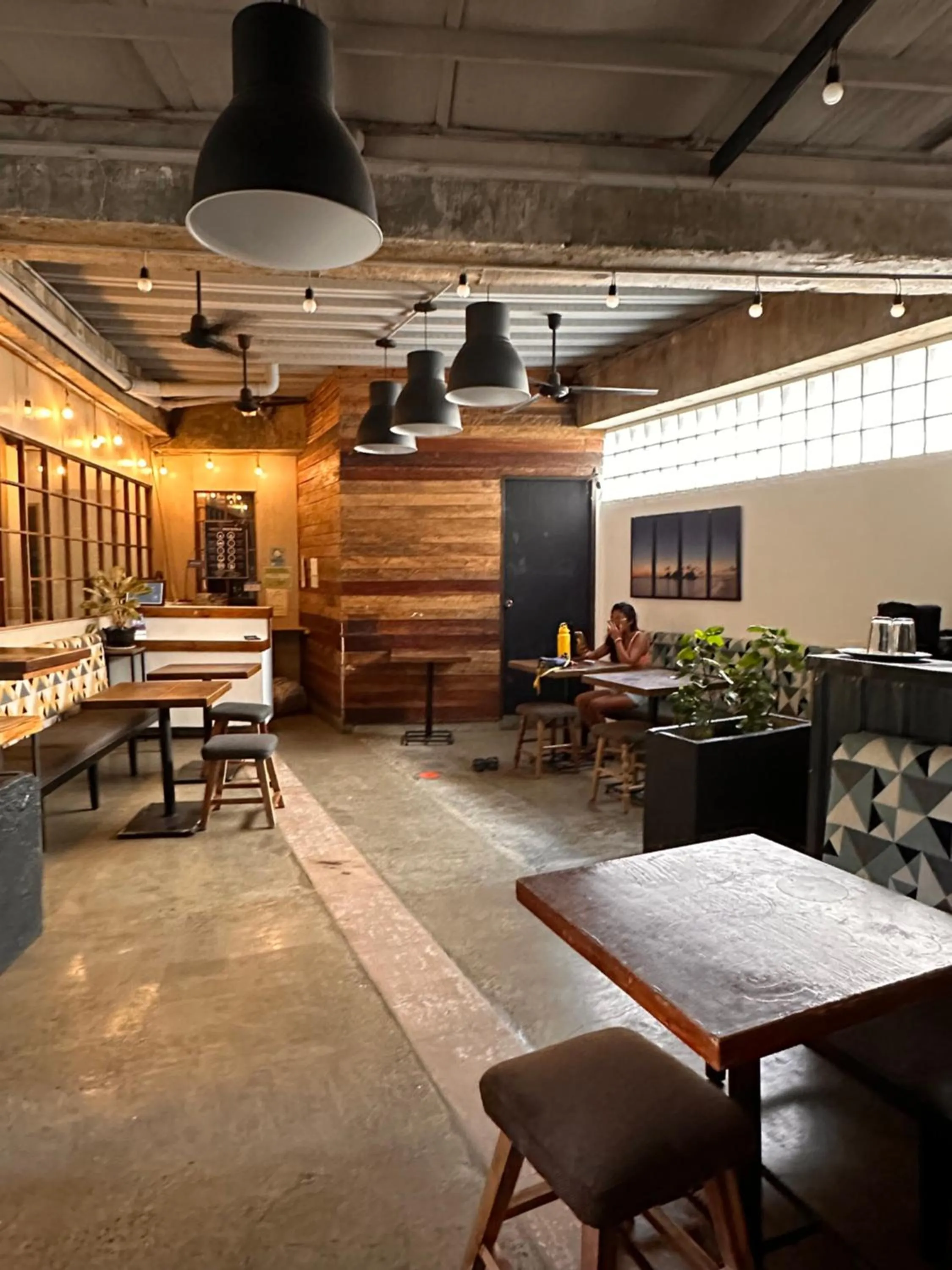 Restaurant/places to eat in Urban Boutique Hotel