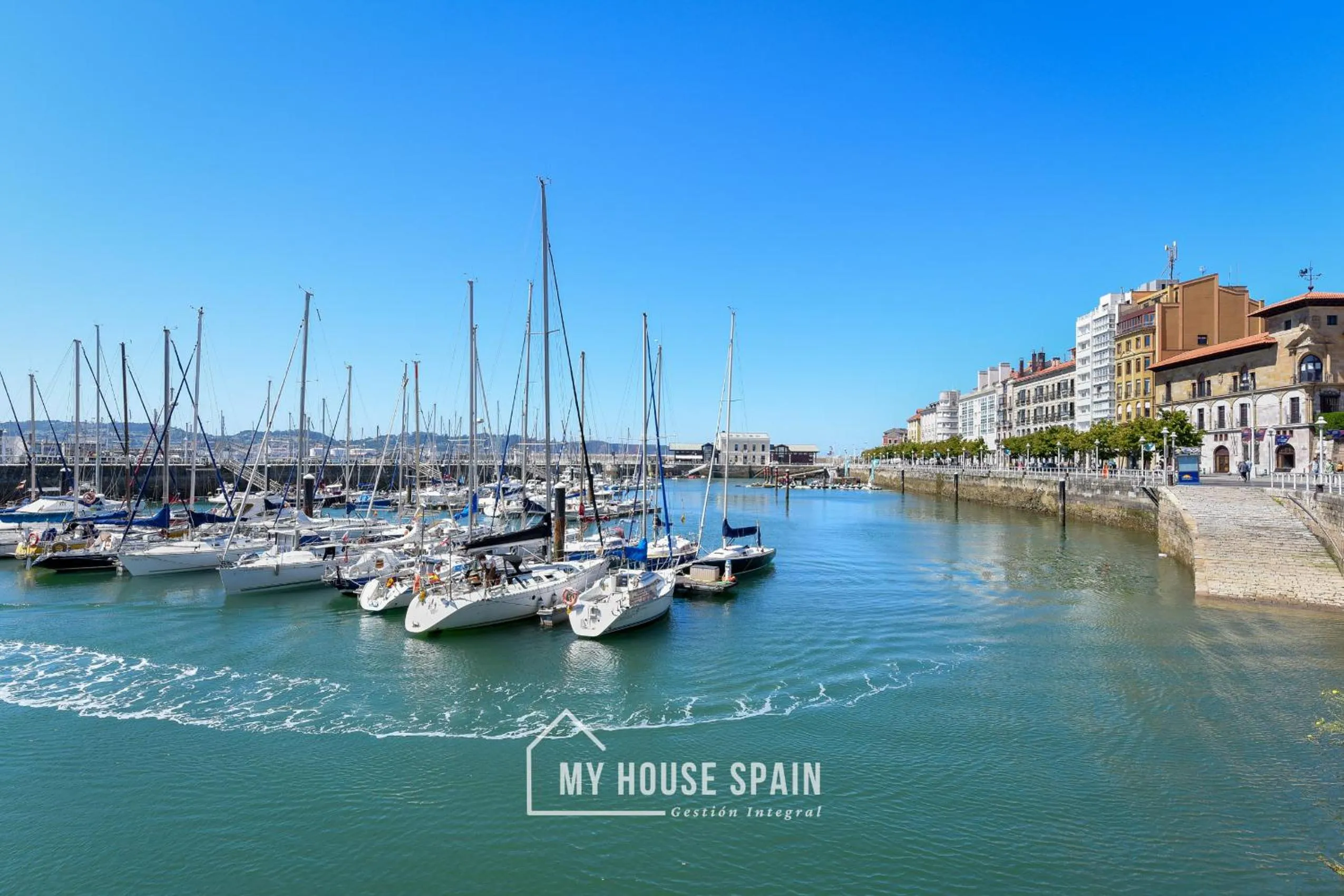 Beach in Hotel Playa Poniente