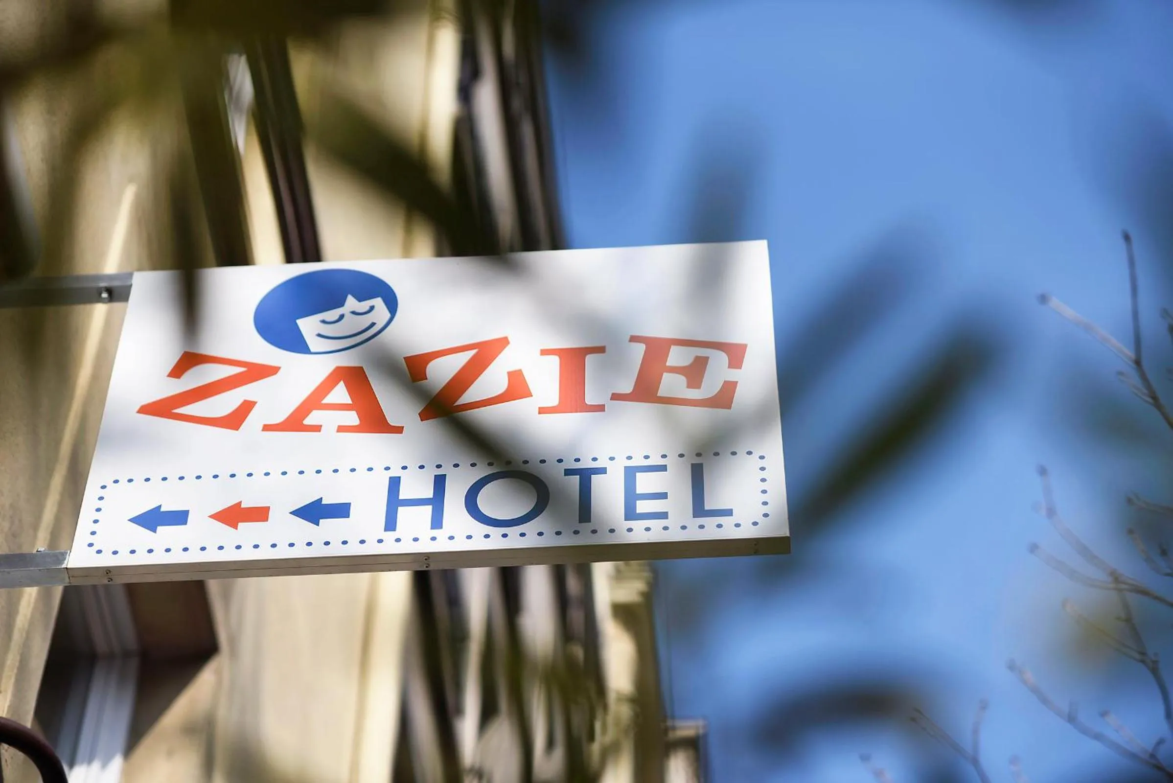 Facade/entrance in Zazie Hôtel