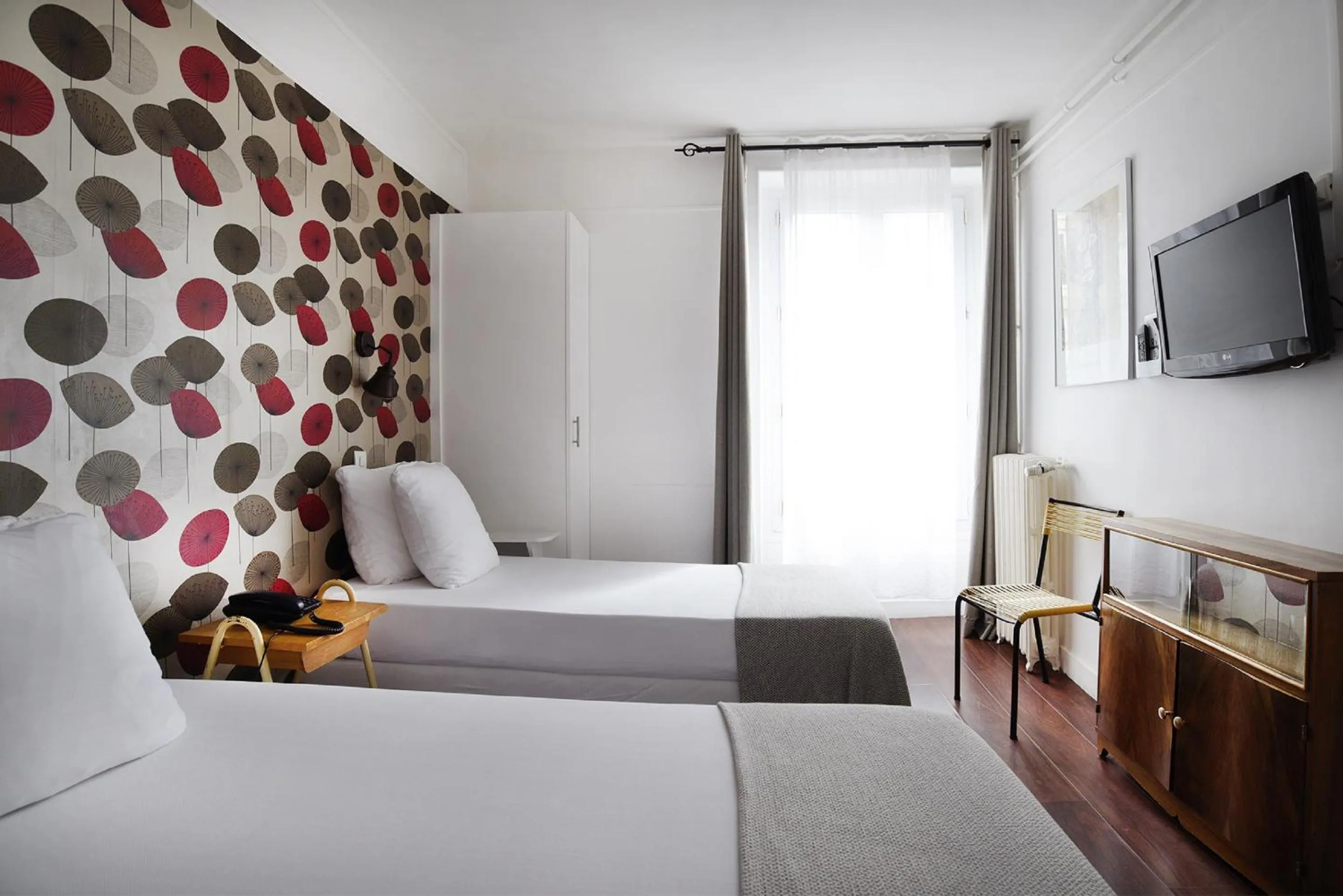 Photo of the whole room, Bed in Zazie Hôtel
