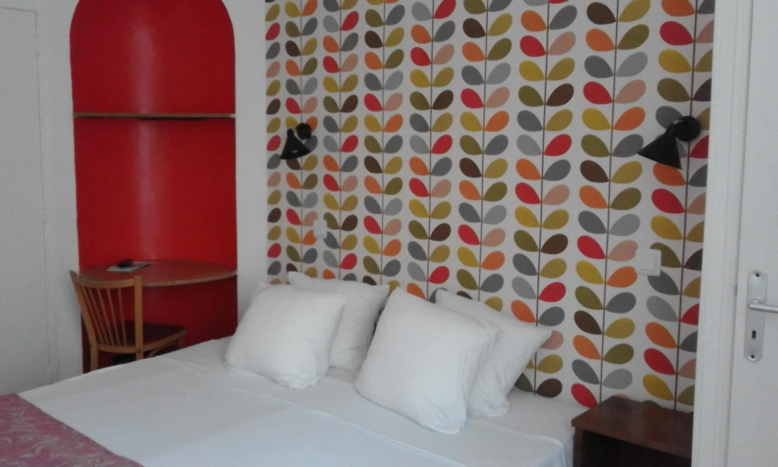 Photo of the whole room, Bed in Zazie Hôtel