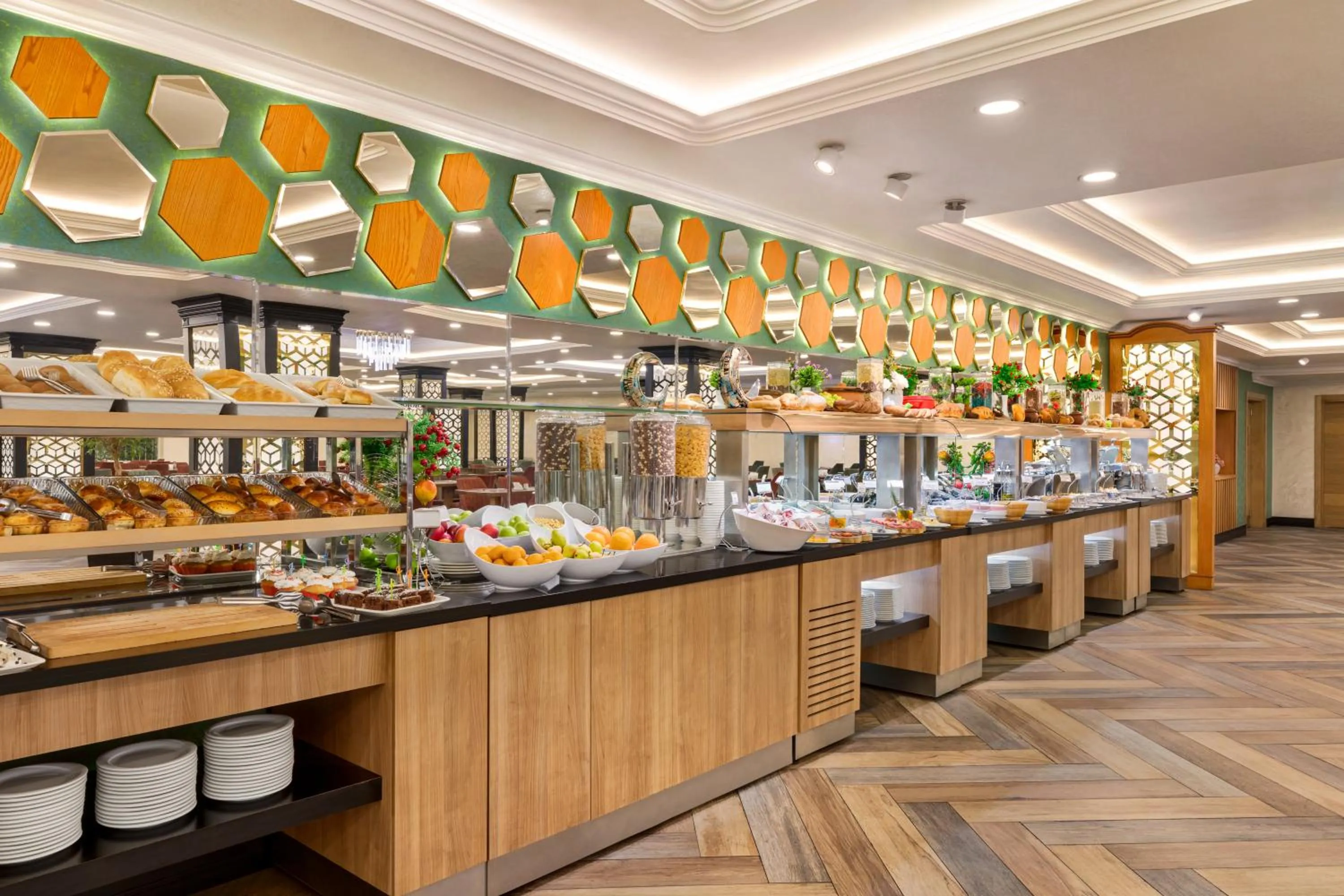 Restaurant/places to eat in Wyndham Baku