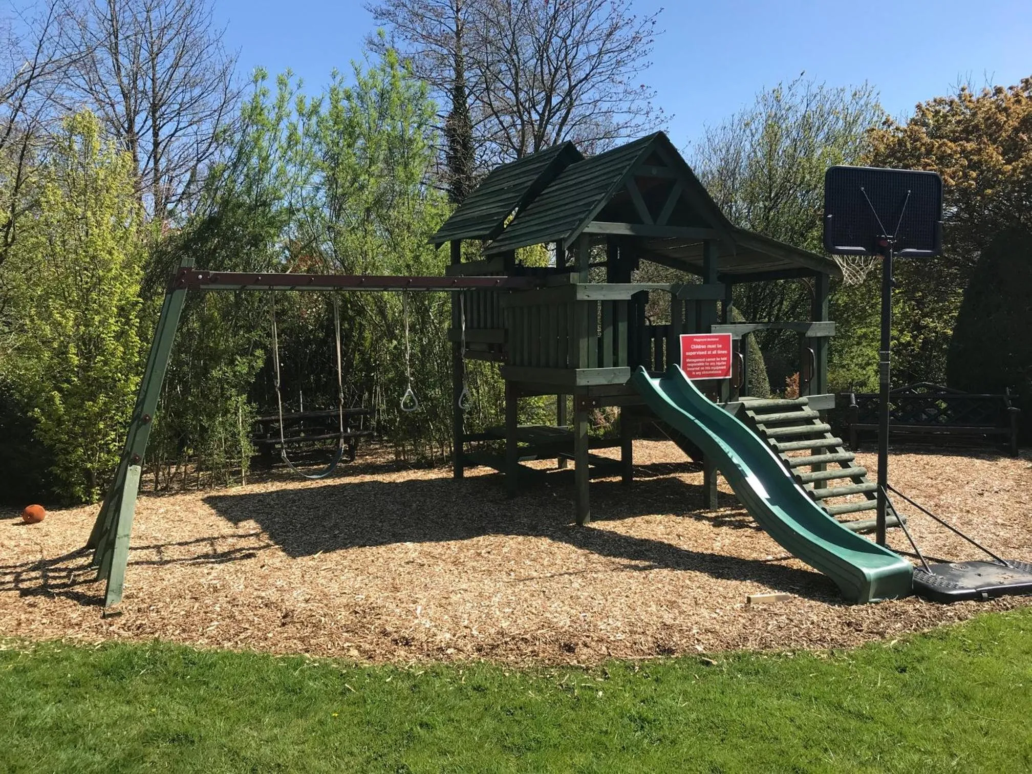 Day in Gibbon Bridge Hotel