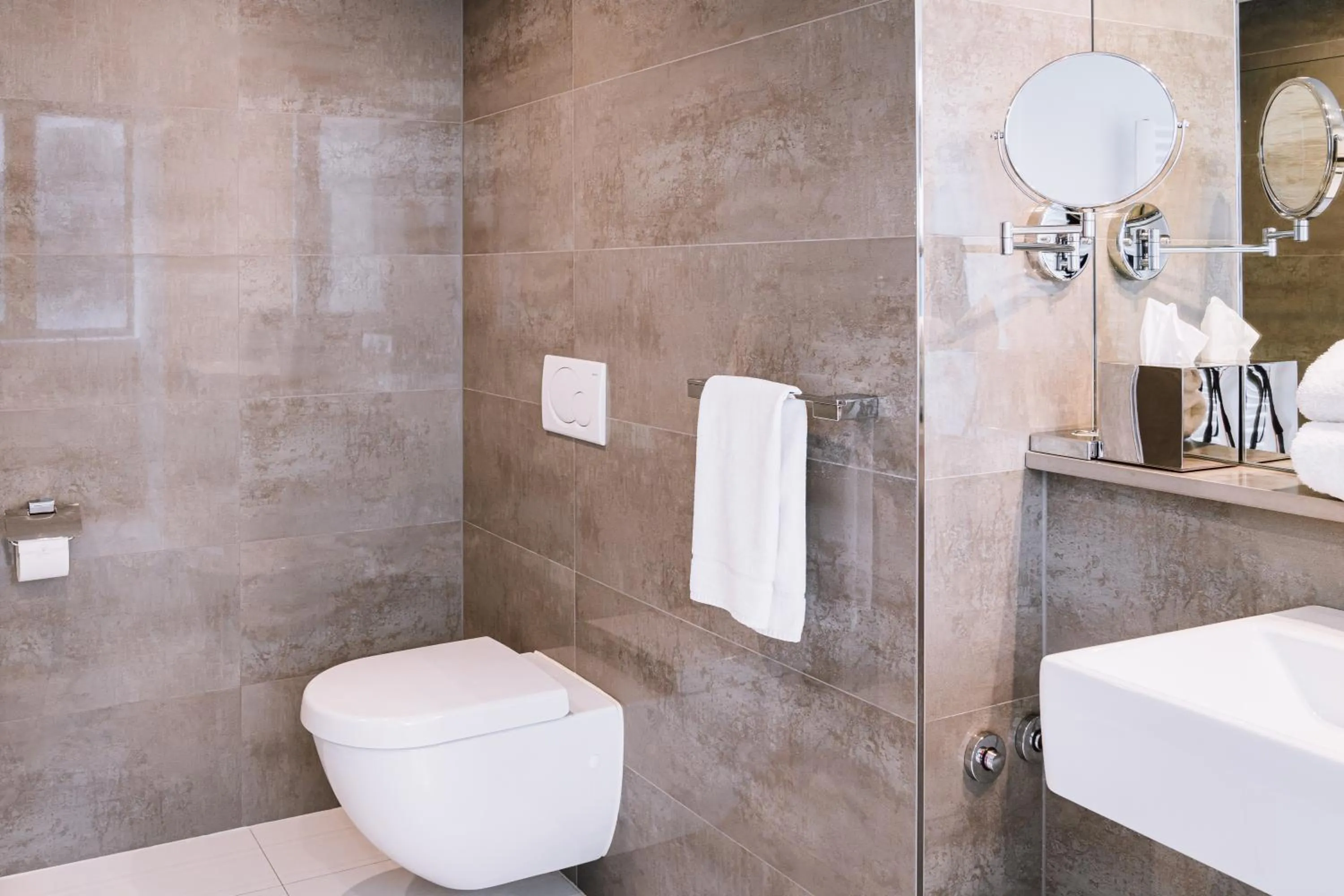 Toilet in Pillows City Hotel Brussels Centre