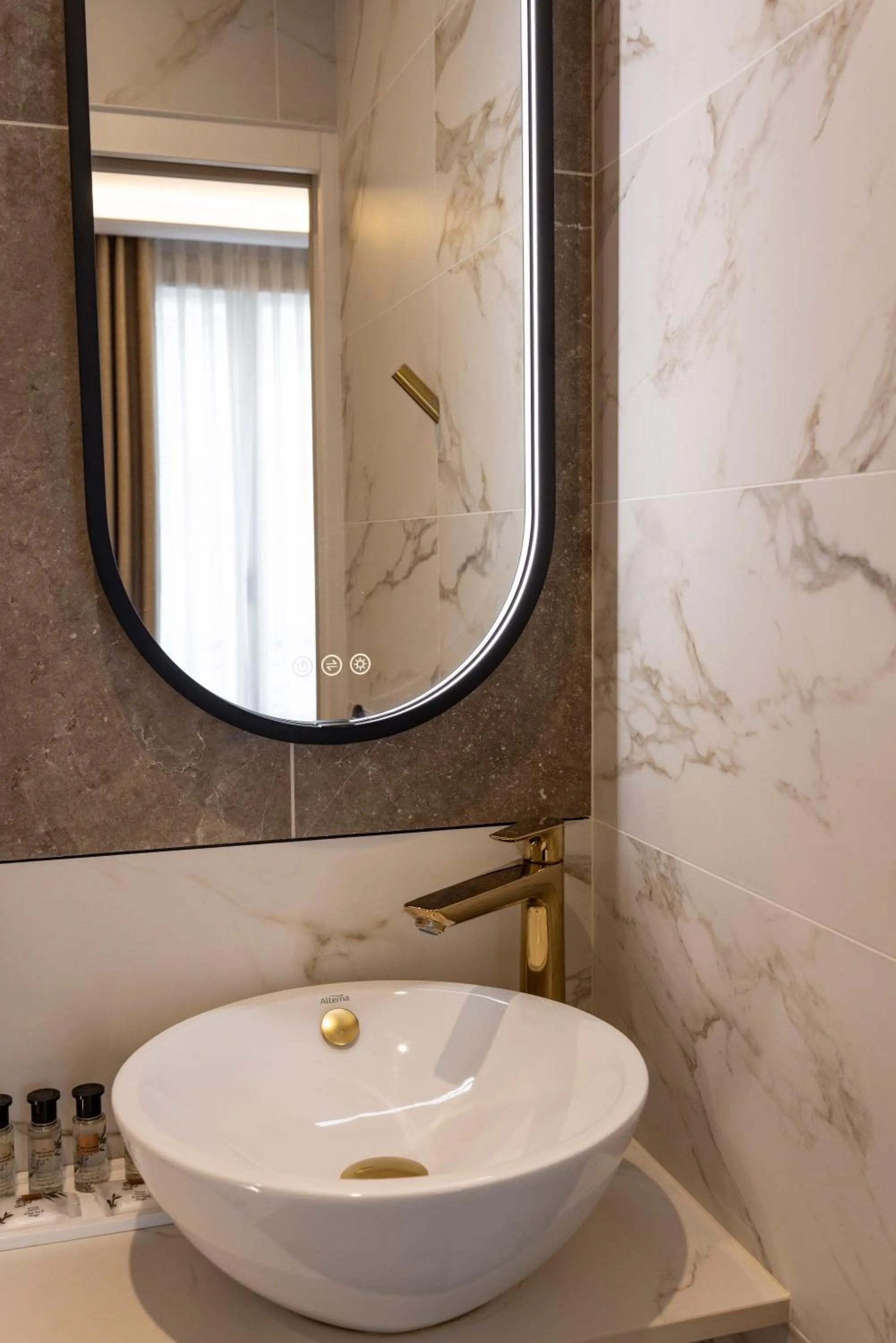 Bathroom in Hôtel Mondial