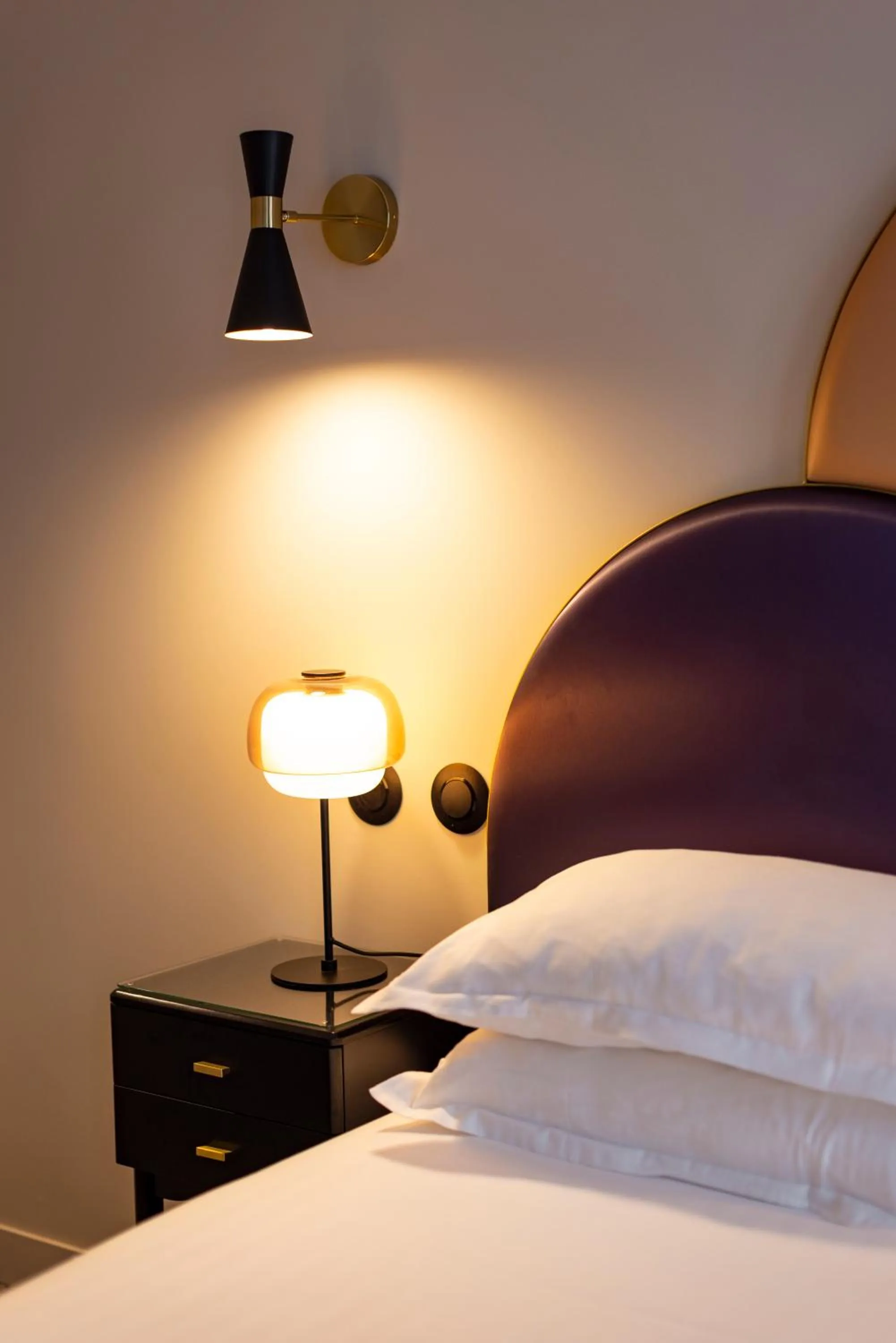 Bedroom, Bed in Hôtel Mondial