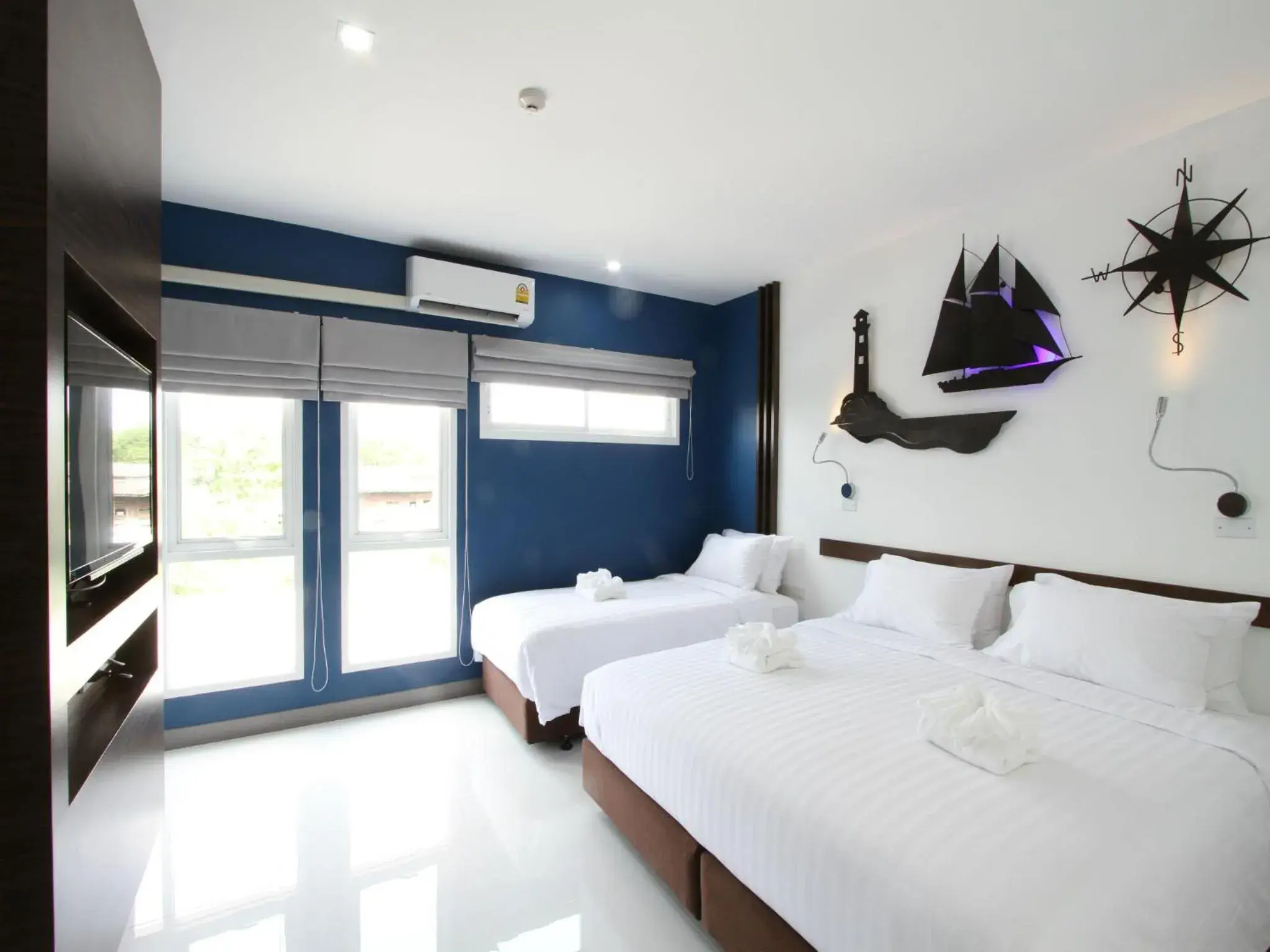 Triple Room in Anna-Nava Pakkret Hotel Triple Room in Anna-Nava Pakkret Hotel