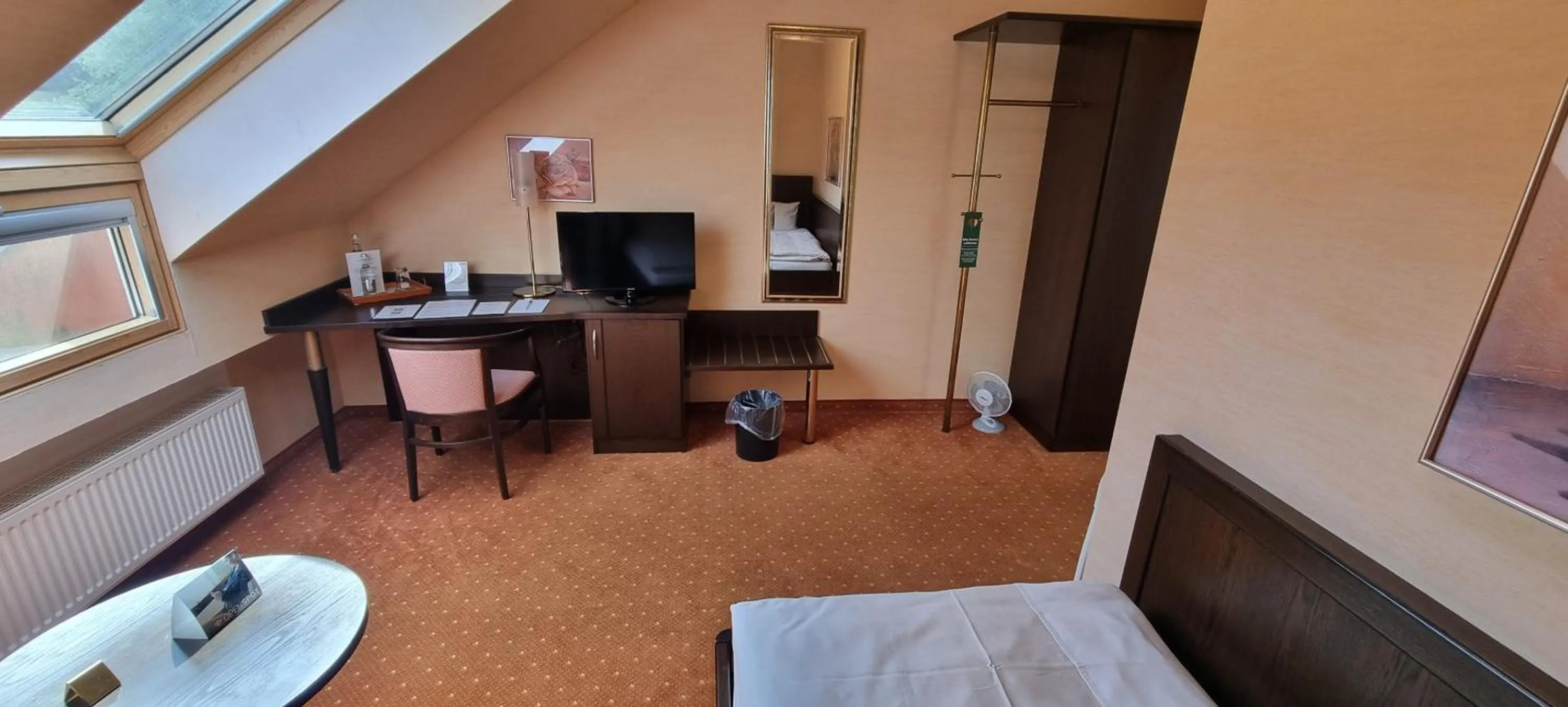 Photo of the whole room, Bed in Hotel Restaurant Bootshaus