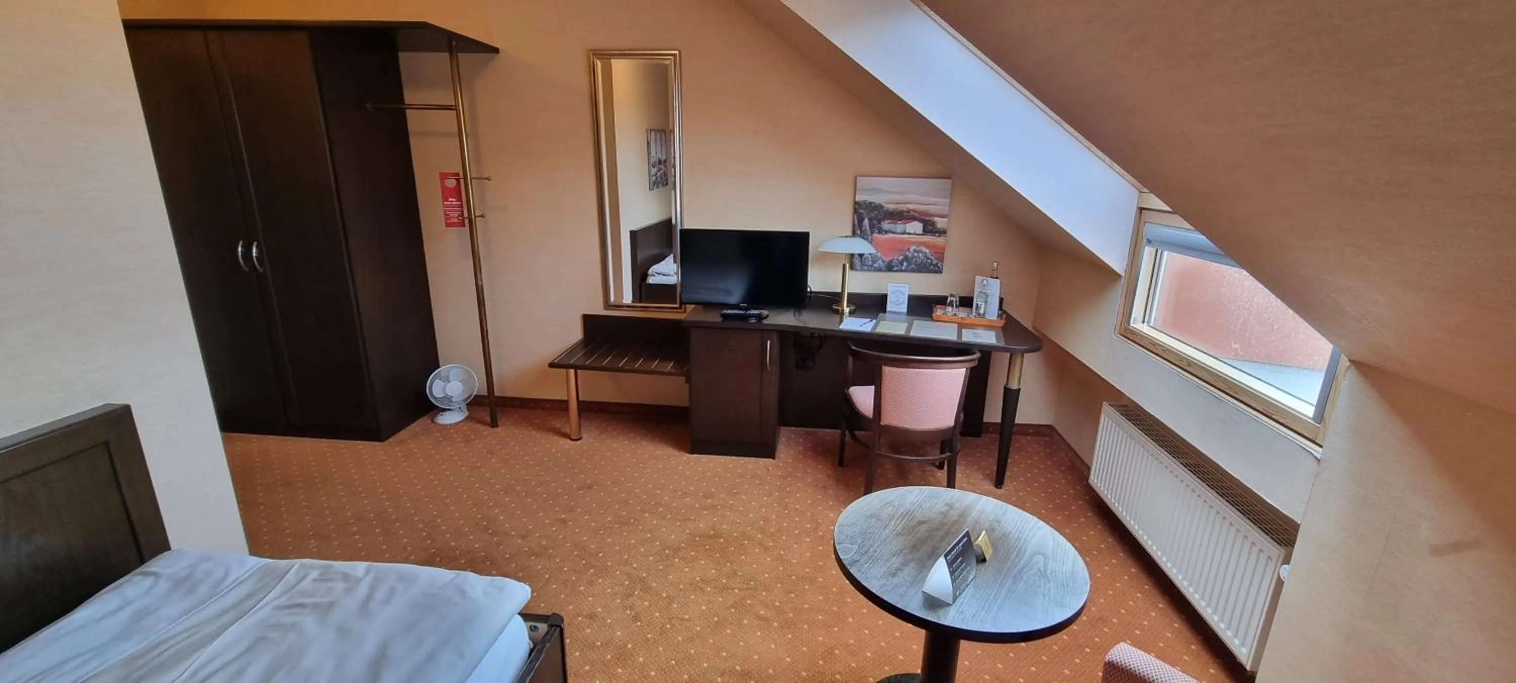 Photo of the whole room, Bed in Hotel Restaurant Bootshaus