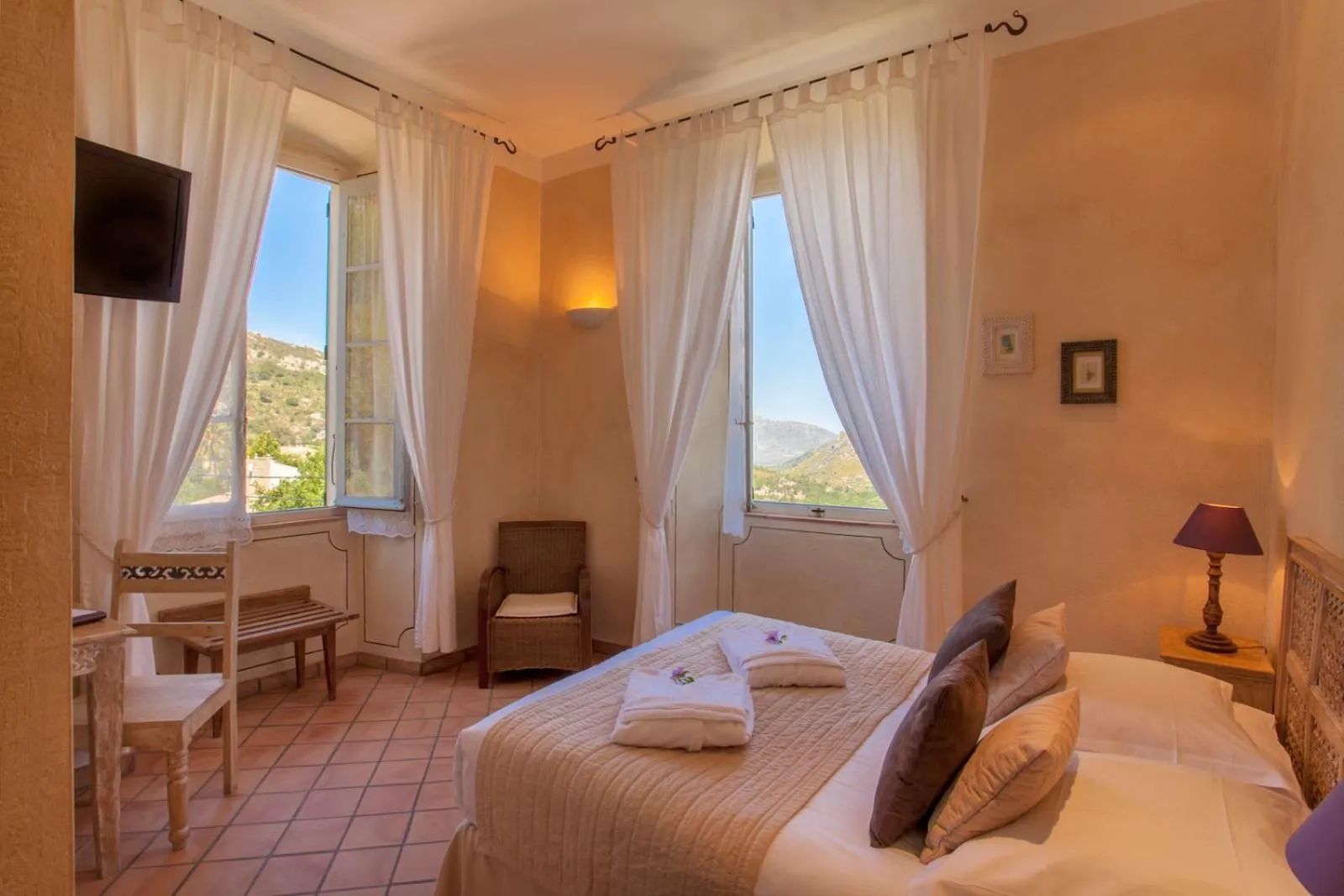 Bedroom, Bed in Mare E Monti - Hôtel de Charme