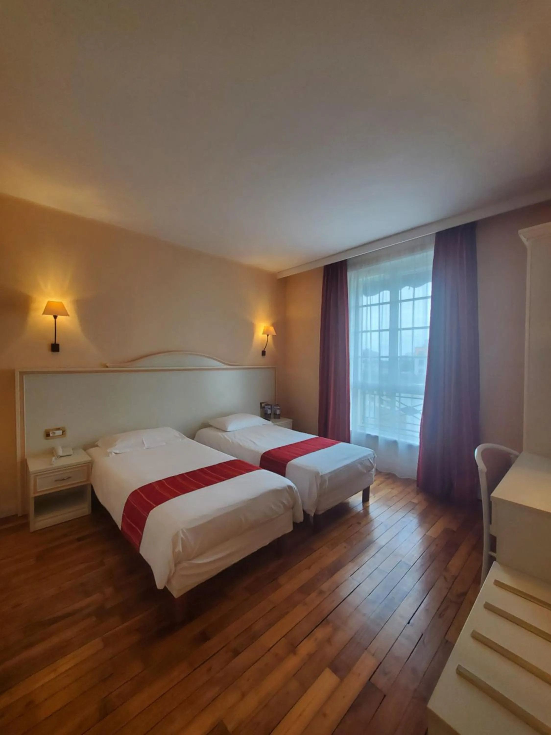 Bedroom, Bed in Hôtel Vauban