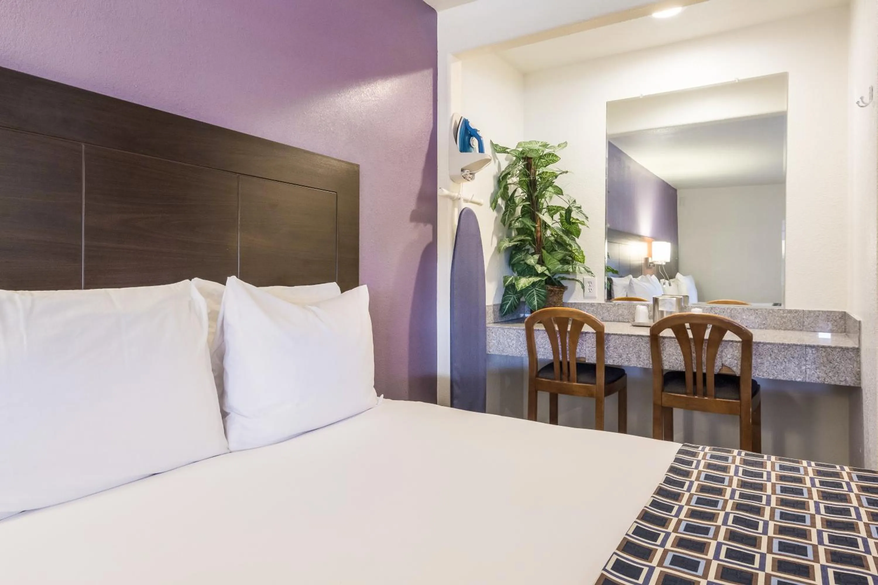 Bed in Carmel Hill Lodge