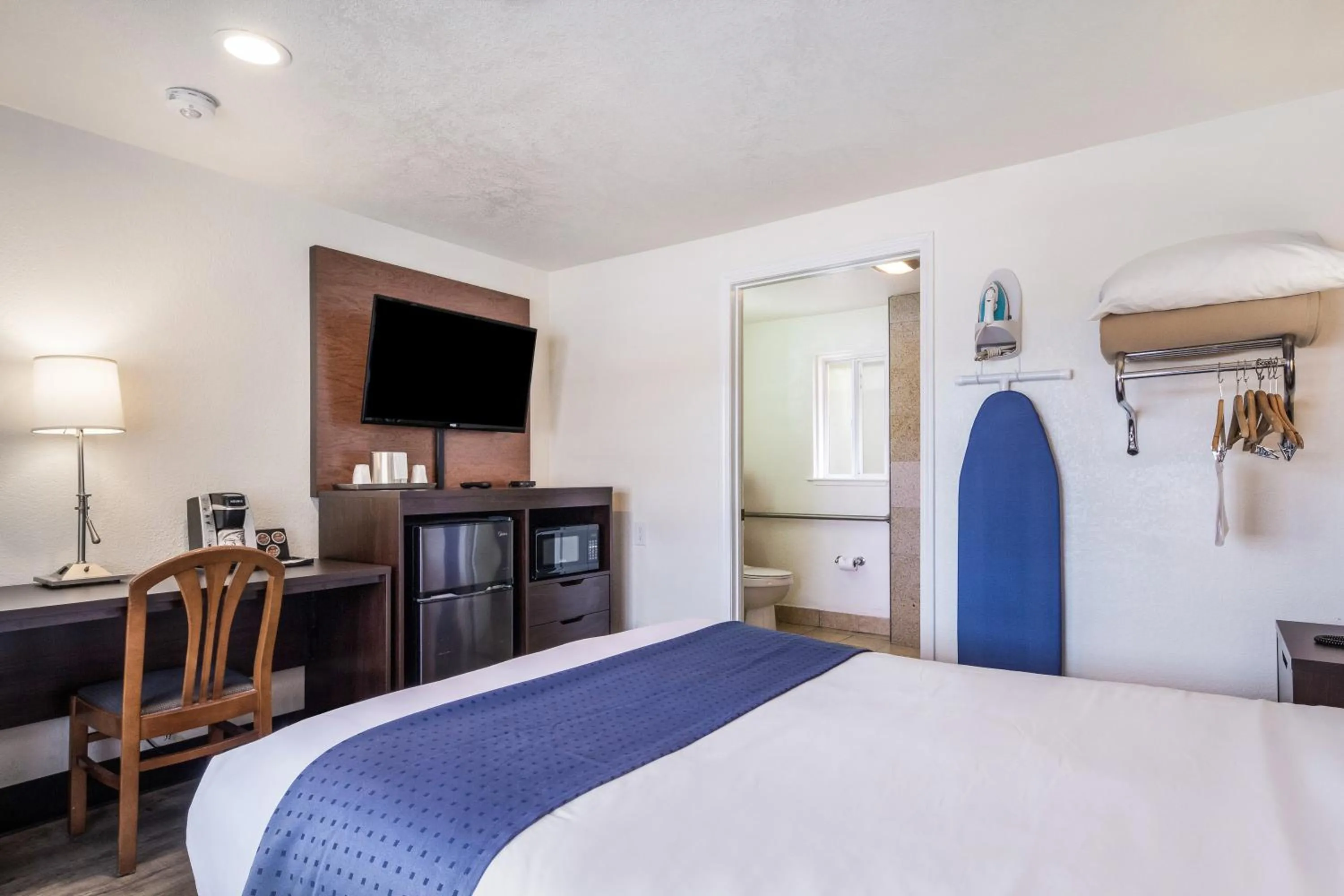 Bed in Carmel Hill Lodge