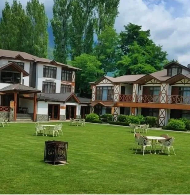 Garden in Fortune Resort Heevan, Srinagar - Member ITC Hotels' Group