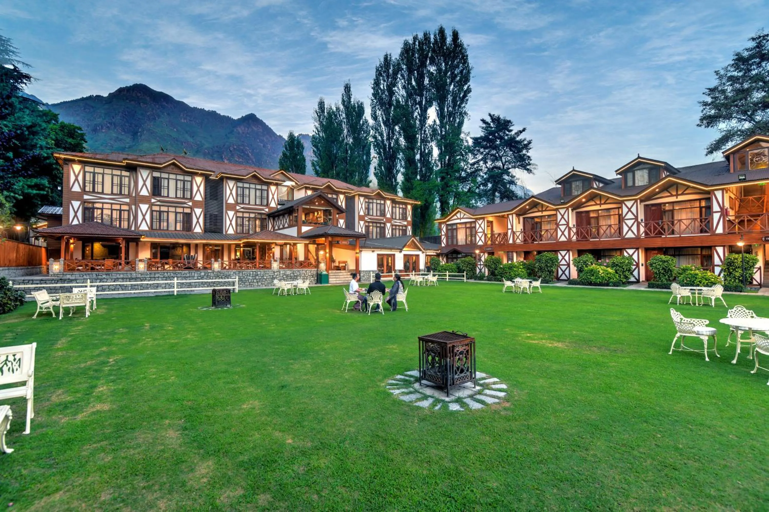 Entertainment in Fortune Resort Heevan, Srinagar - Member ITC Hotels' Group